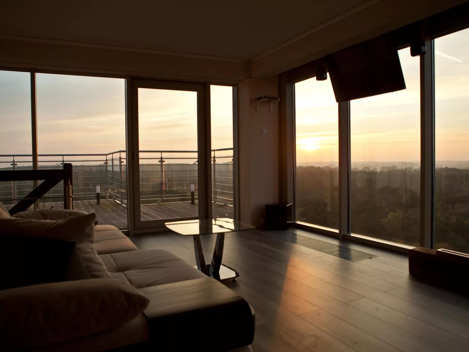 Wohnung mit Panoramaverglasung und Meerblick - Binnen
