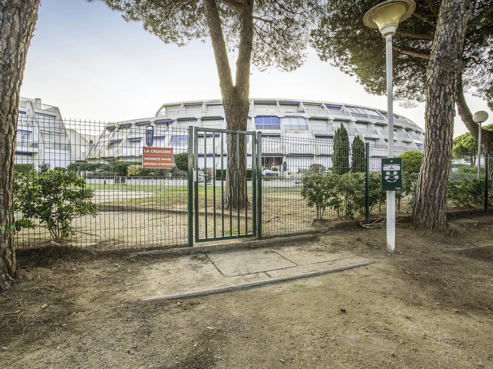 La Croisière - Buiten