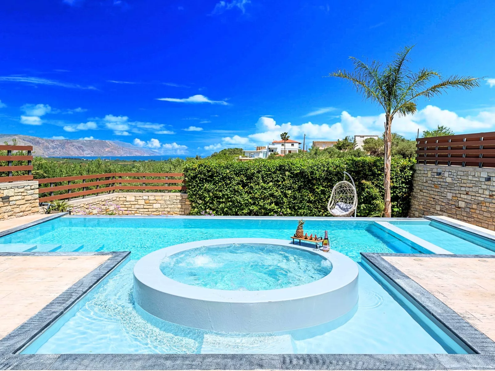 Villa "Minoas Grand" mit Blick auf das Wasser - Buiten
