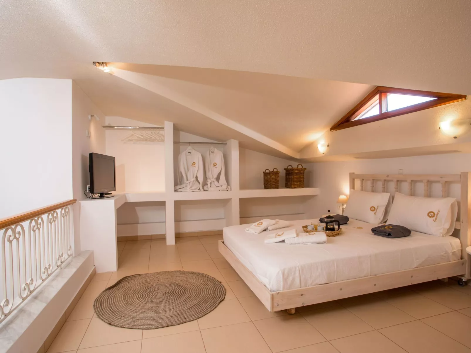 Emarmene - Dein Schicksal - Binnen