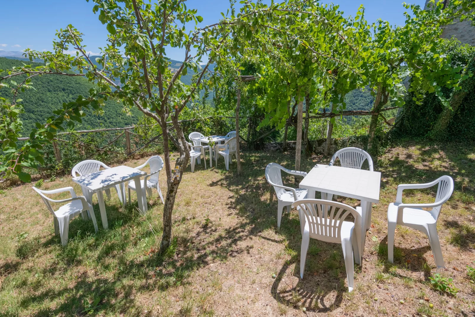 Fonni Verde Due - Tuinen zomer