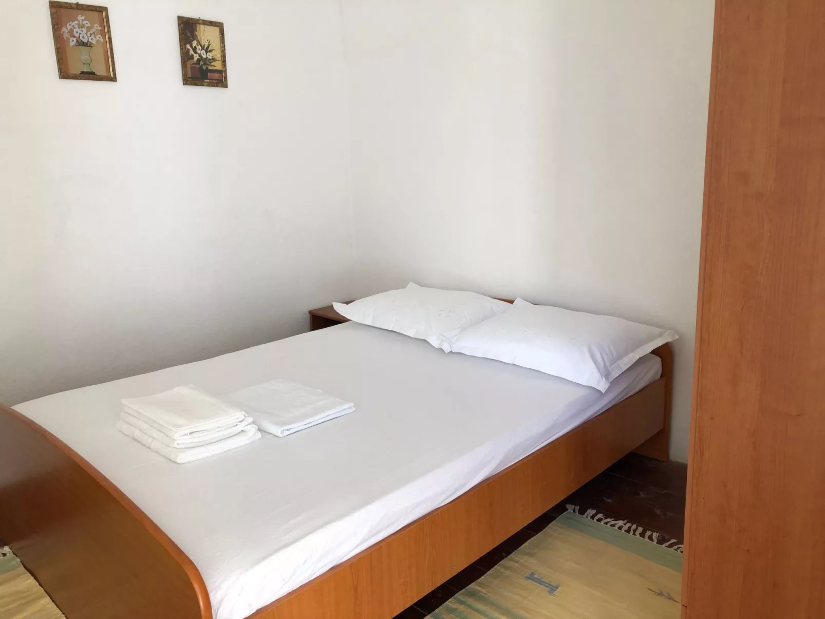 Weißes Haus Robinson mit BBQ und Terrasse - Image-tags.info