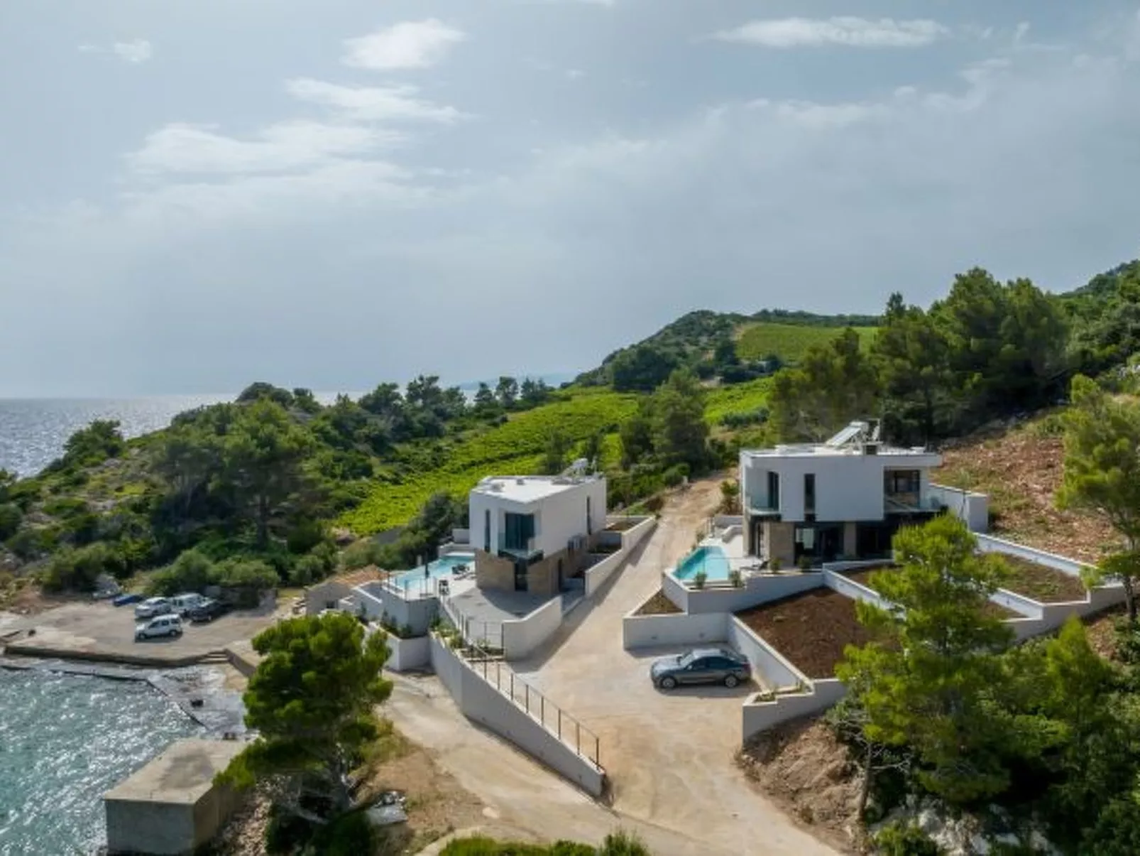 Beachfront villa Luce with seaview and pool - Buiten