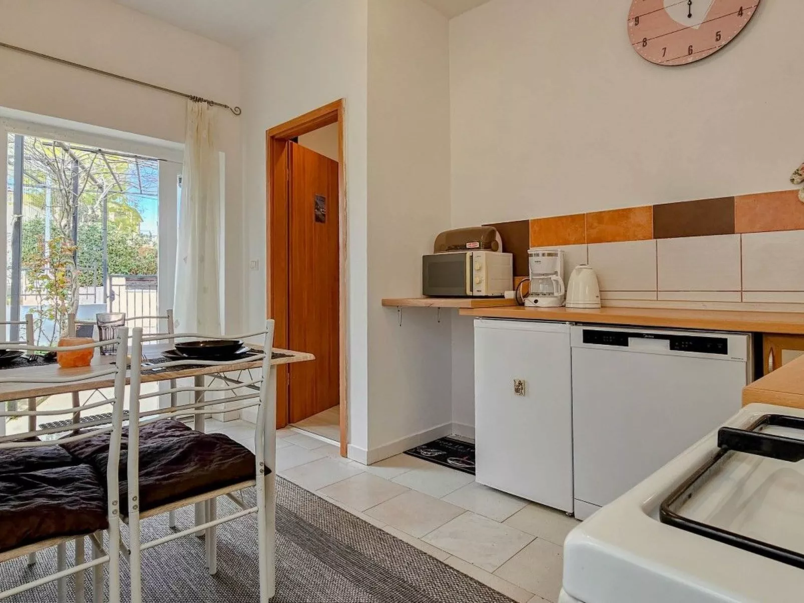 "Pintar 2" direkt am Strand - Binnen