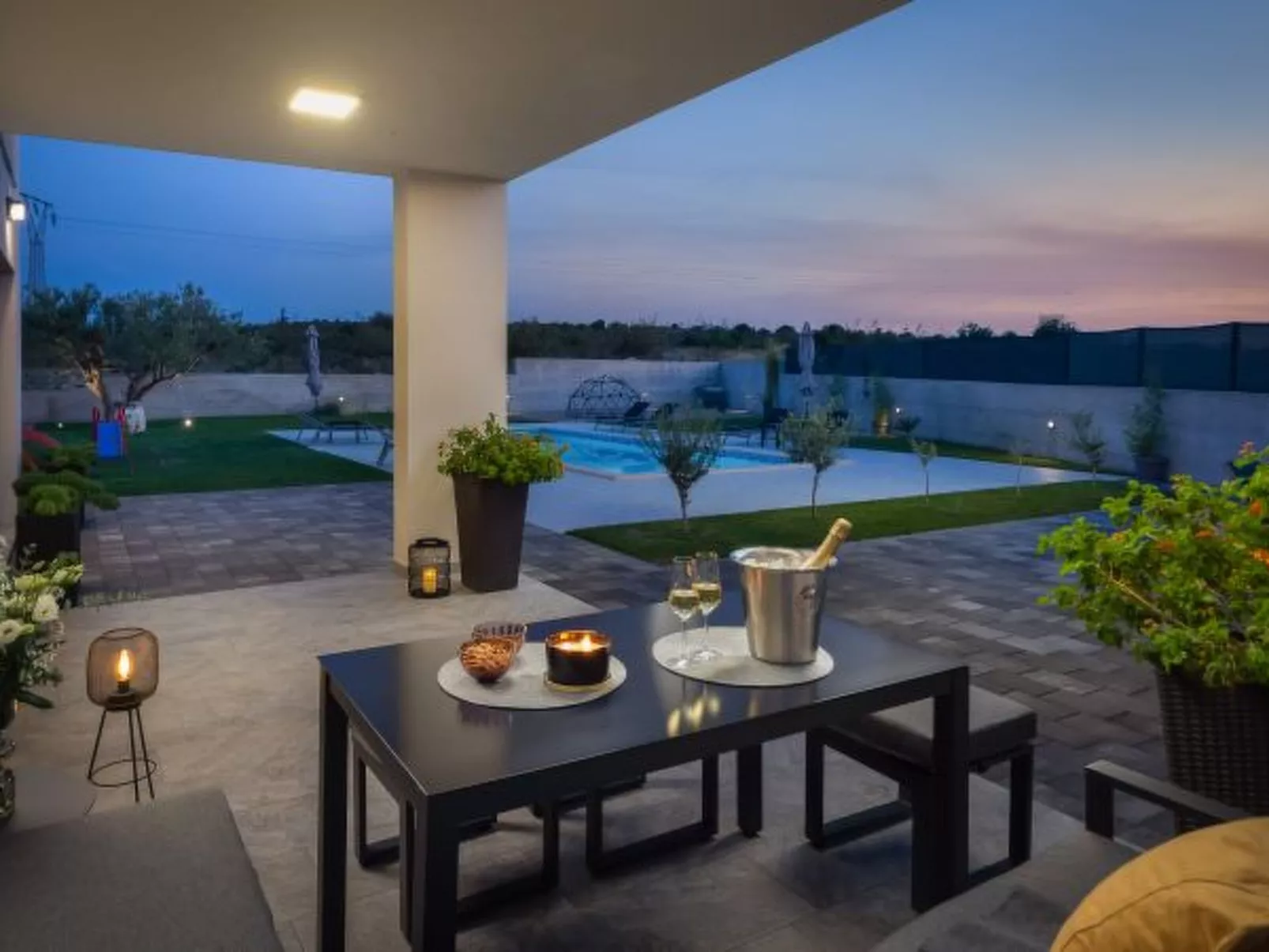 Villa Lacus in Vrana with pool - Image-tags.info