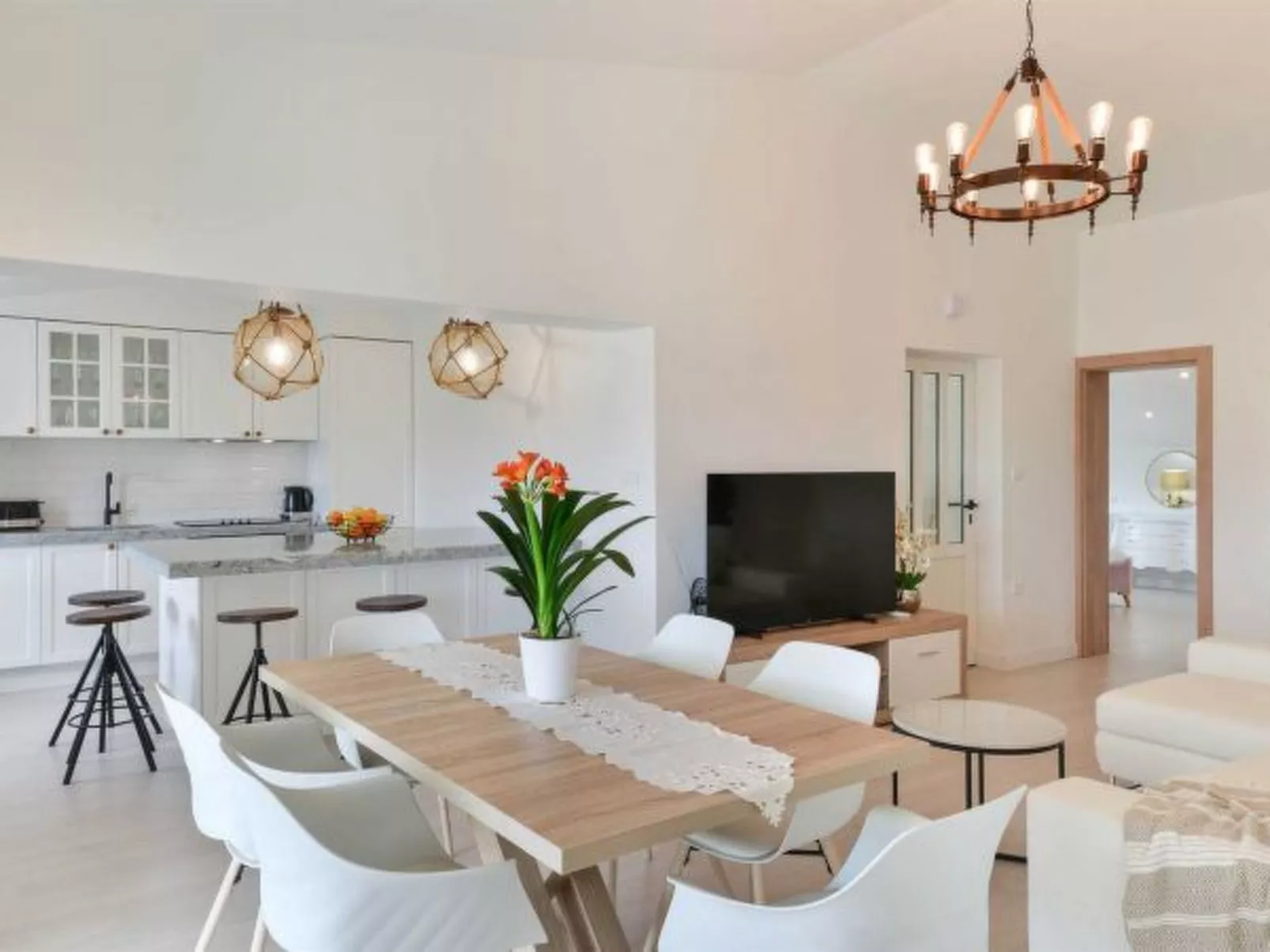 Luxury Villa Maria with large pool - Image-tags.info