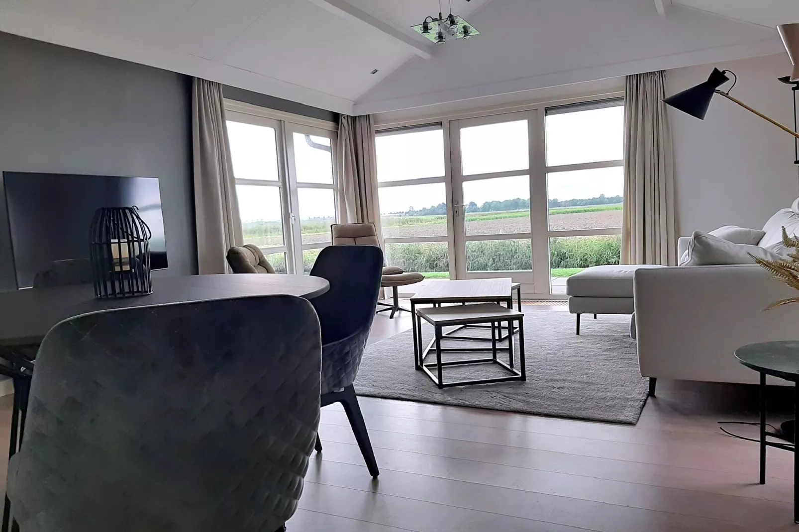 Het Huis Van Rust En Plezier-Eetkamer
