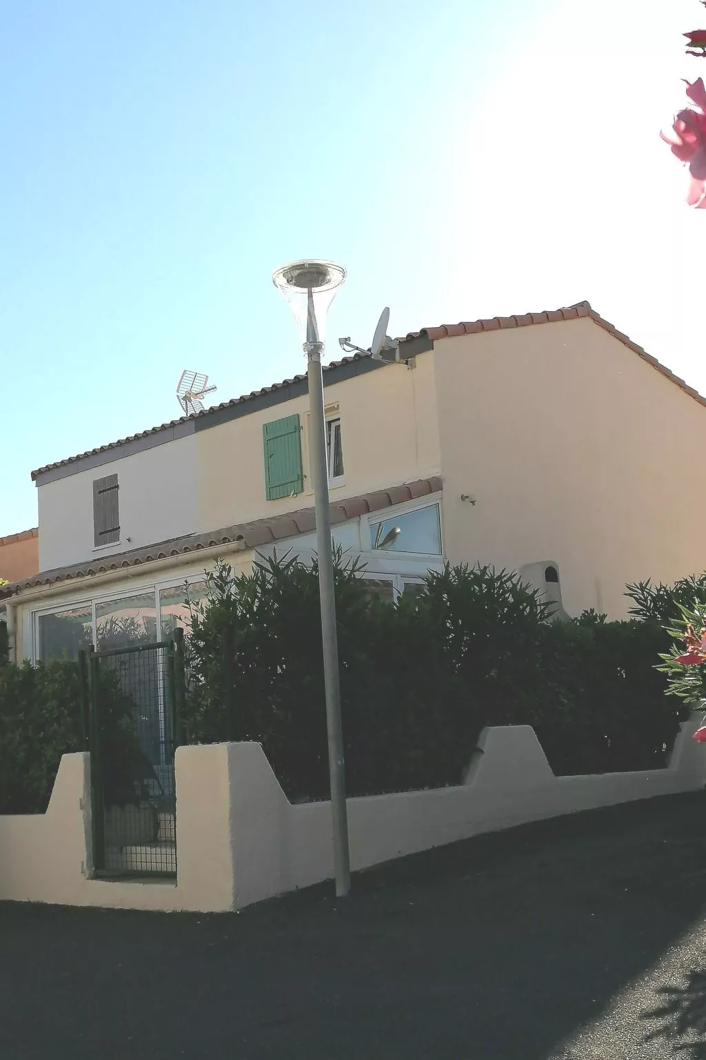 Maison Bleu - Buiten