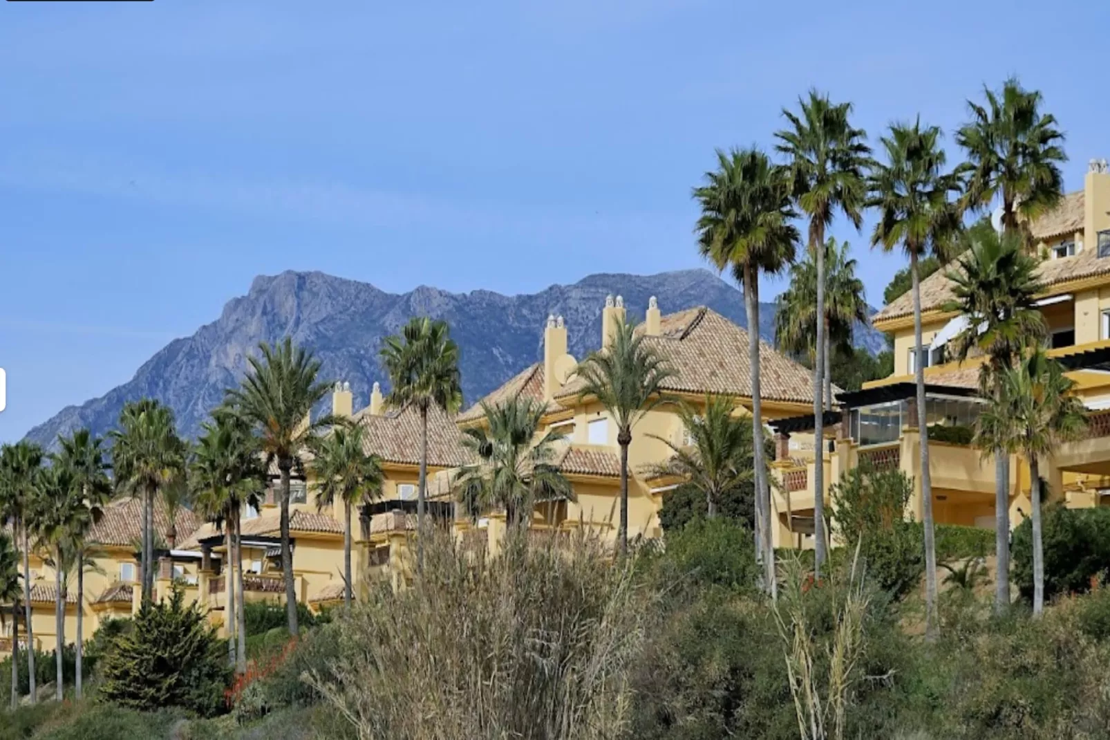 Superb Front Line Location, Sea View- Heated Pool - Buitenlucht