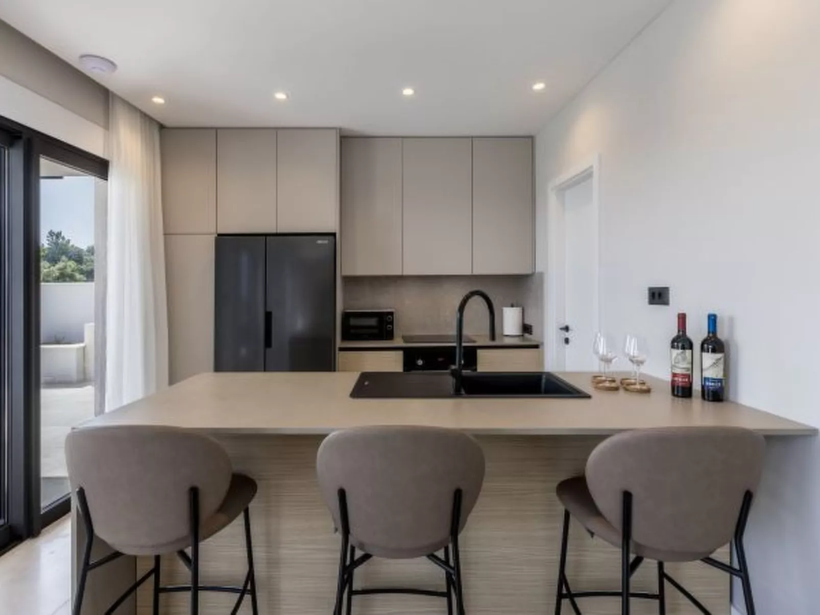 Beachfront villa Mare with seaview and pool - Binnen