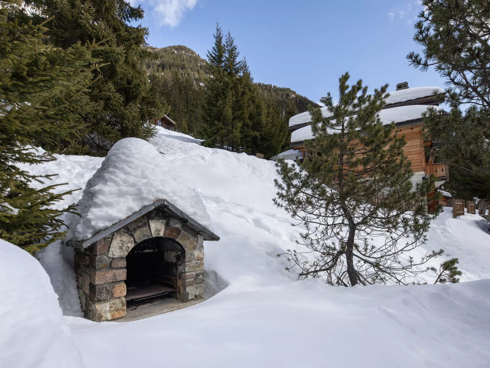 Veni, Vidi, Mansi - Buiten