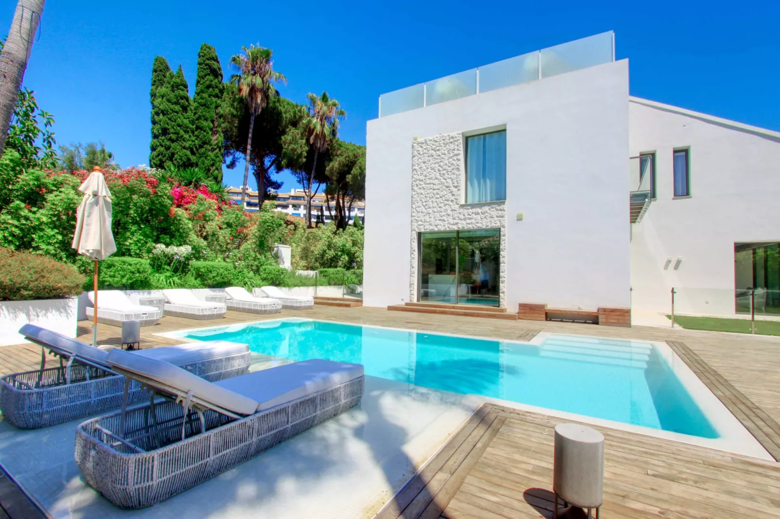 Contemporary & Very Spacious Villa Puerto Banus - Buitenlucht