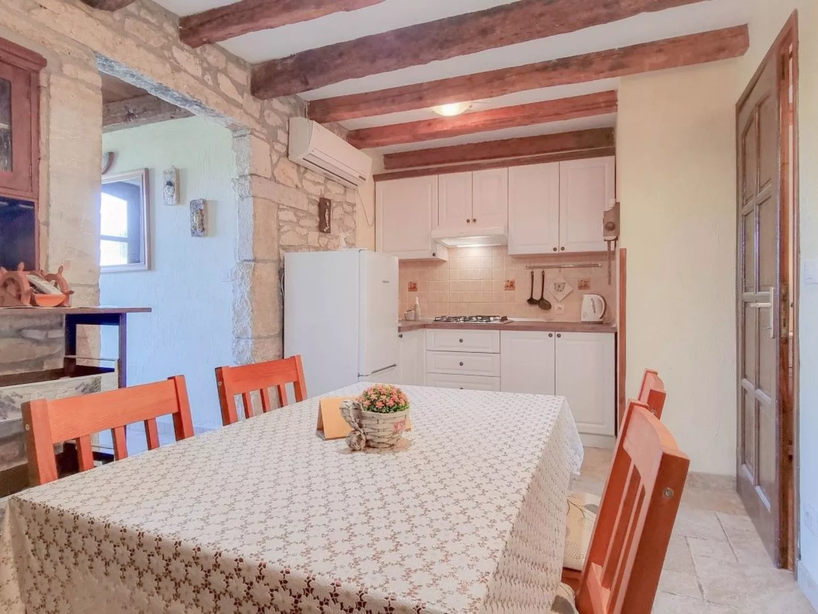 Für 2 Personen ca. 30 m&sup2; in Novigrad, Adriaküste Kroatien (Westküste von I - Image-tags.info