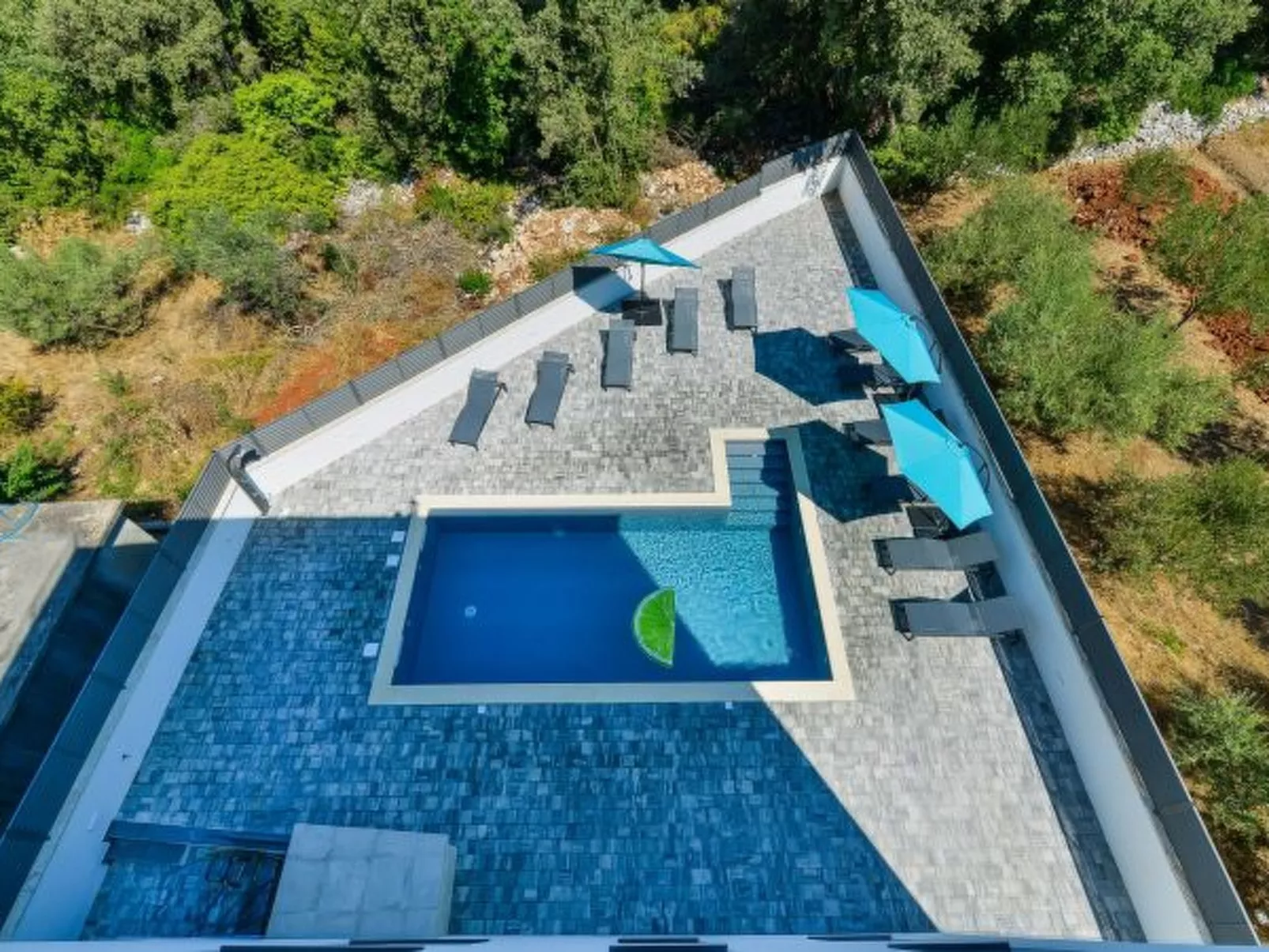 Villa Div with heated pool, Penthouse Apt. No.3 - Image-tags.info