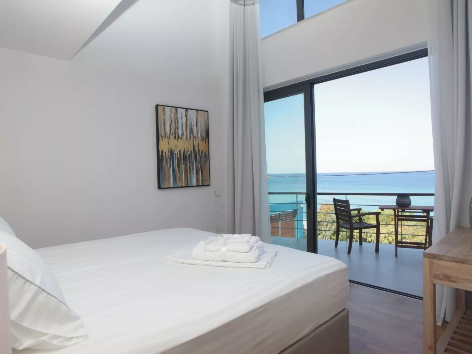 "Capro" mit Infinity-Pool - Binnen