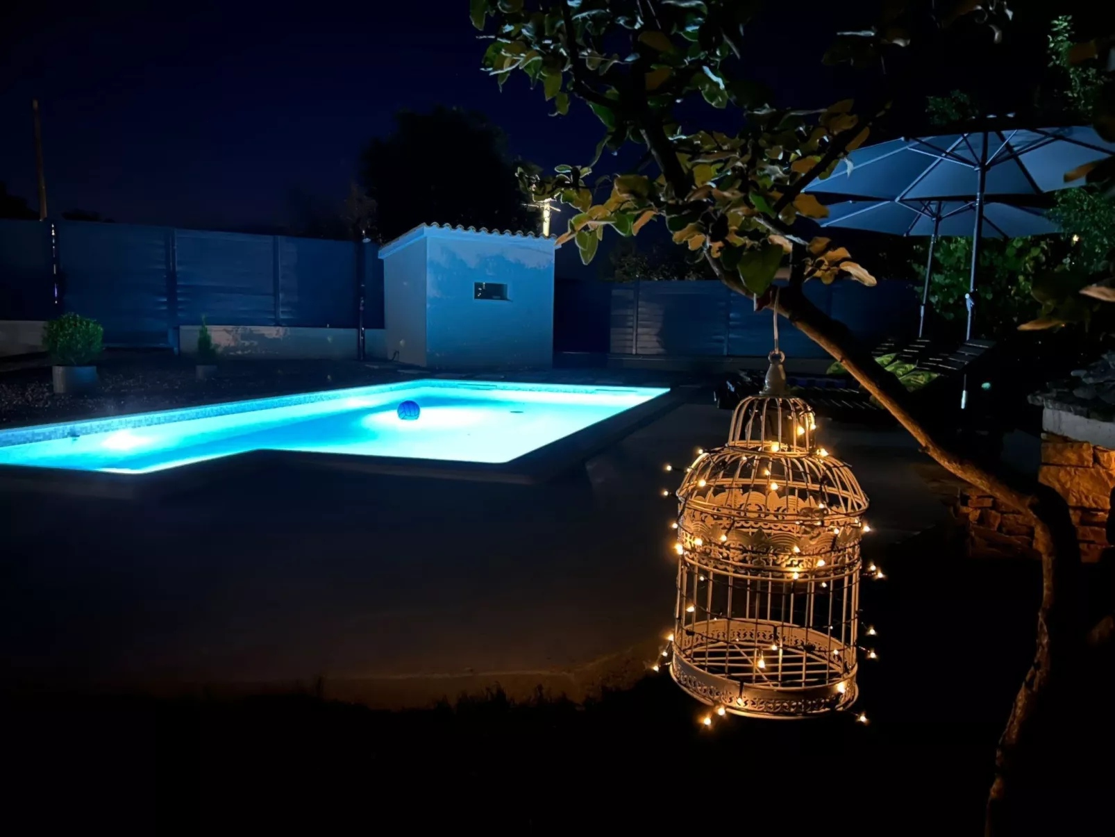 Diva mit privatem Pool - Buiten