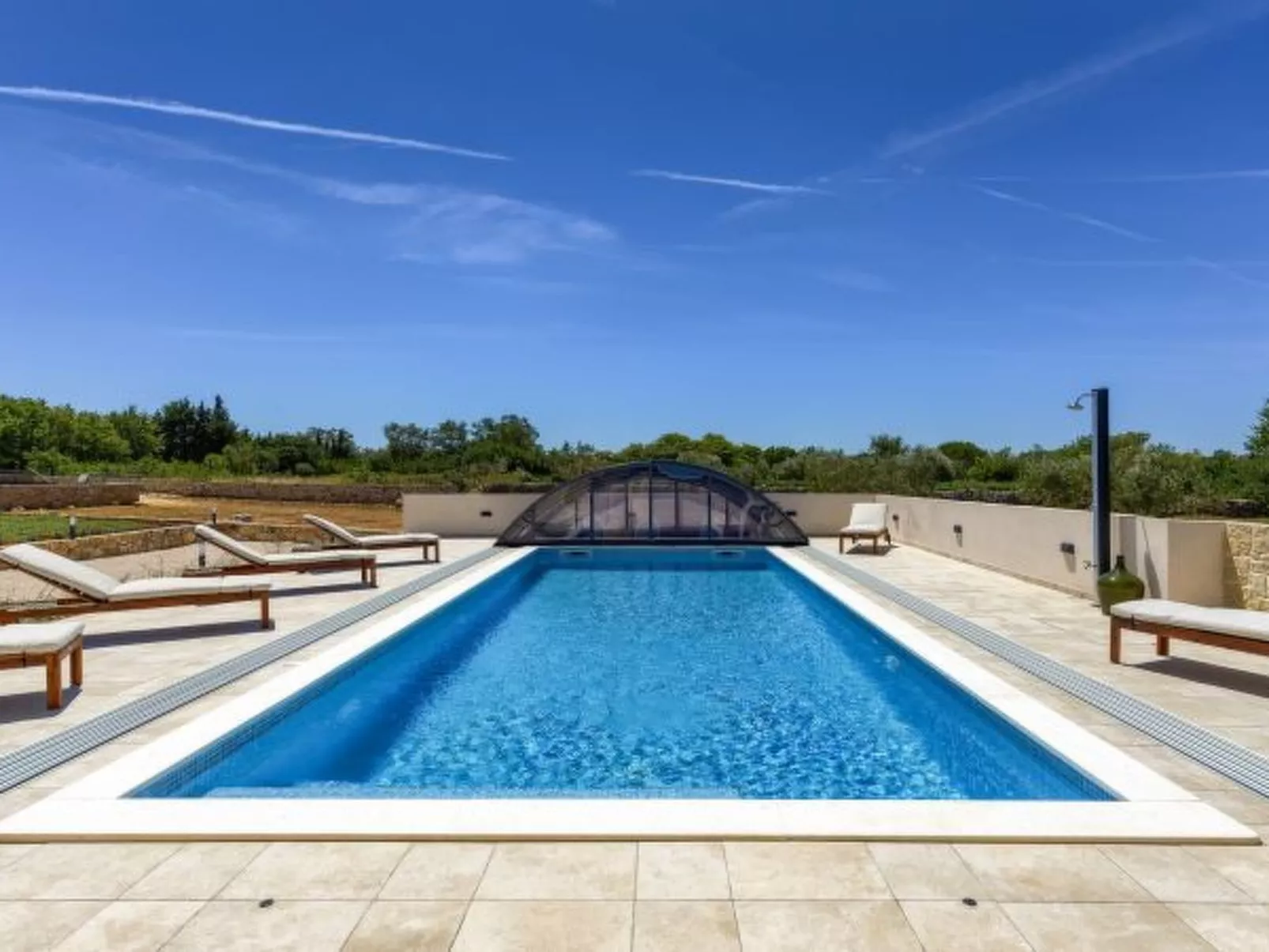 Villa Andamalu with heated pool - Image-tags.info