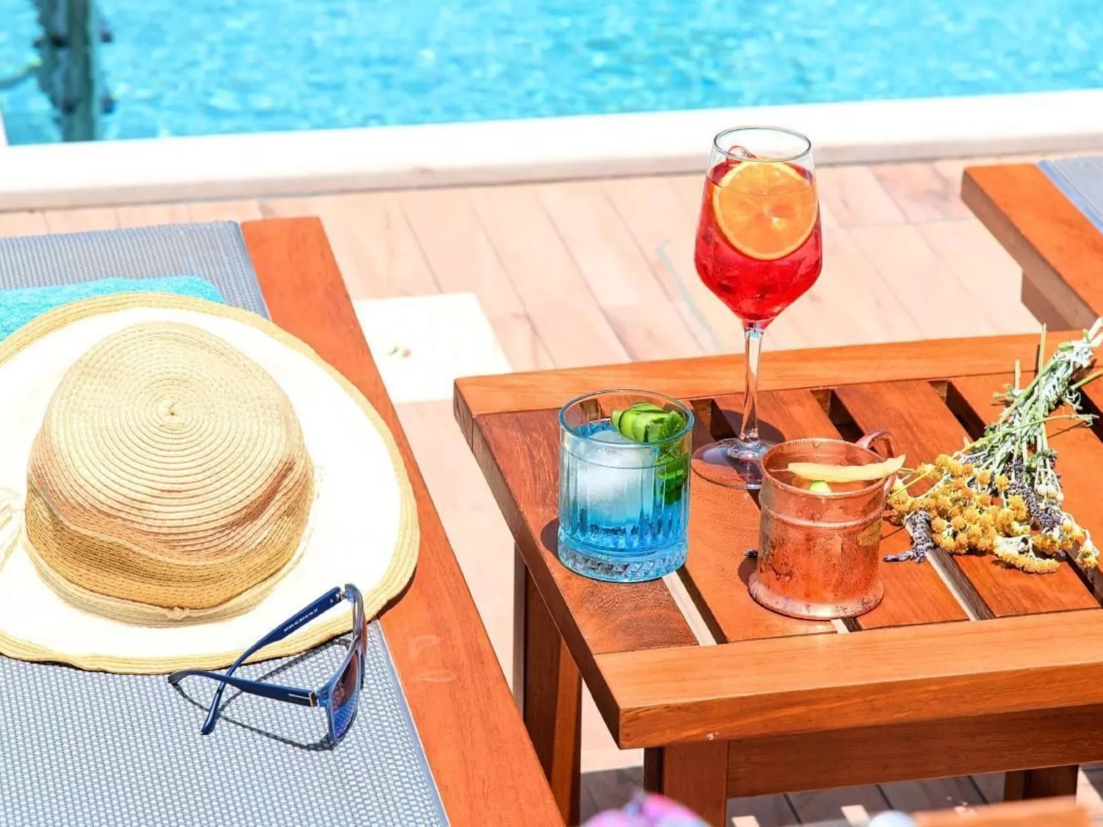 "Acrothea Villa Beheizter Pool" - Buiten