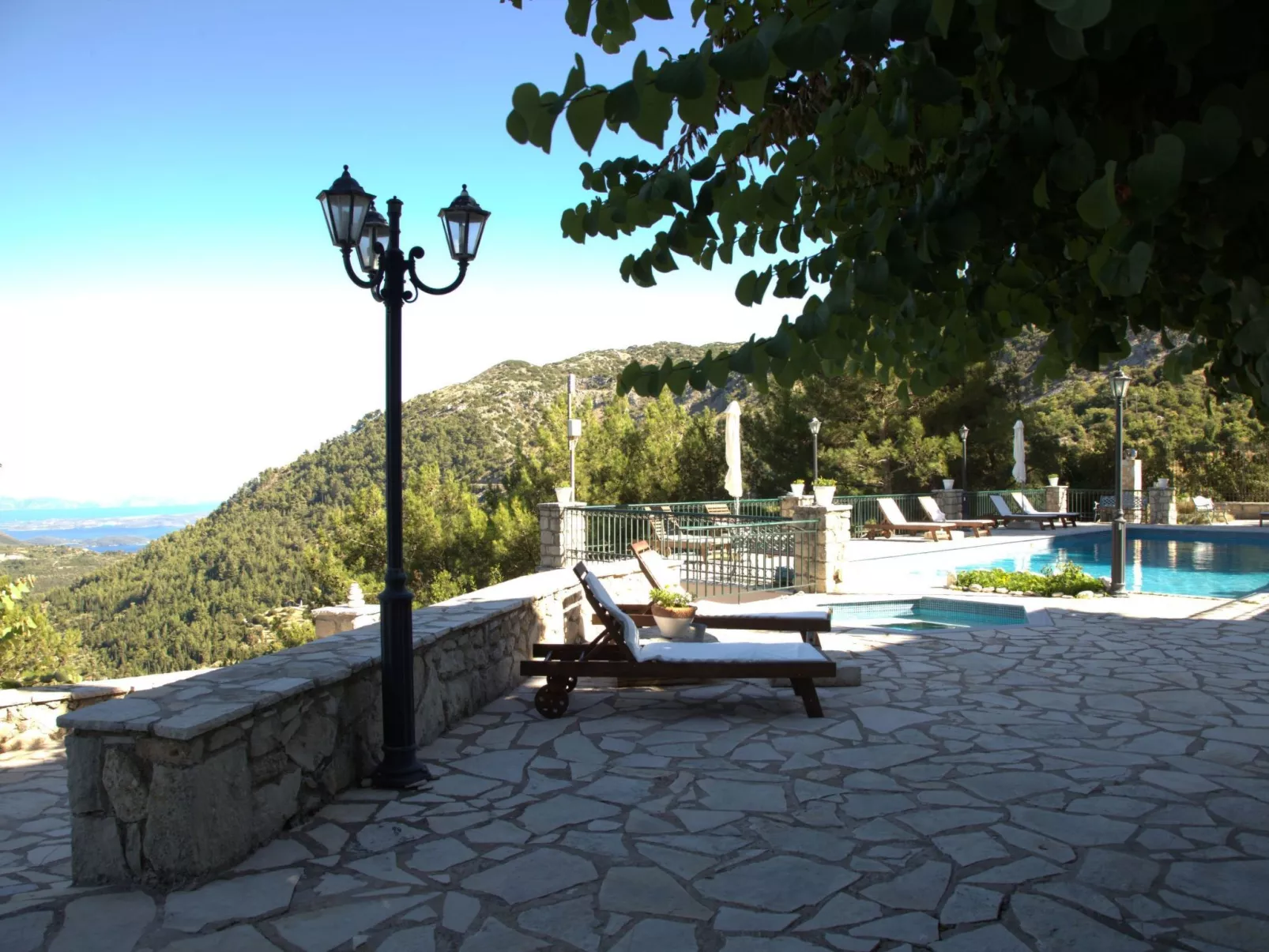 Sommer Dafnopanagia Luxusstudio Ourania - Buiten