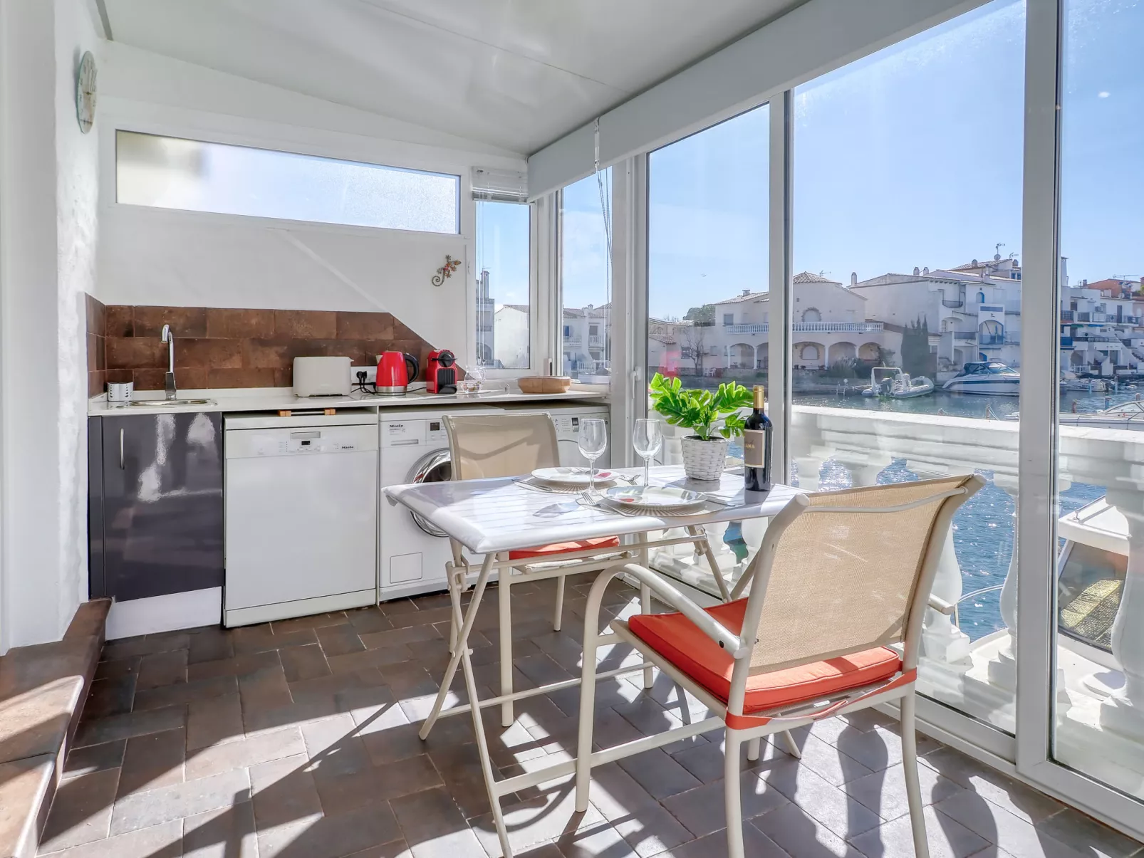 Canal Port Empuries - Binnen