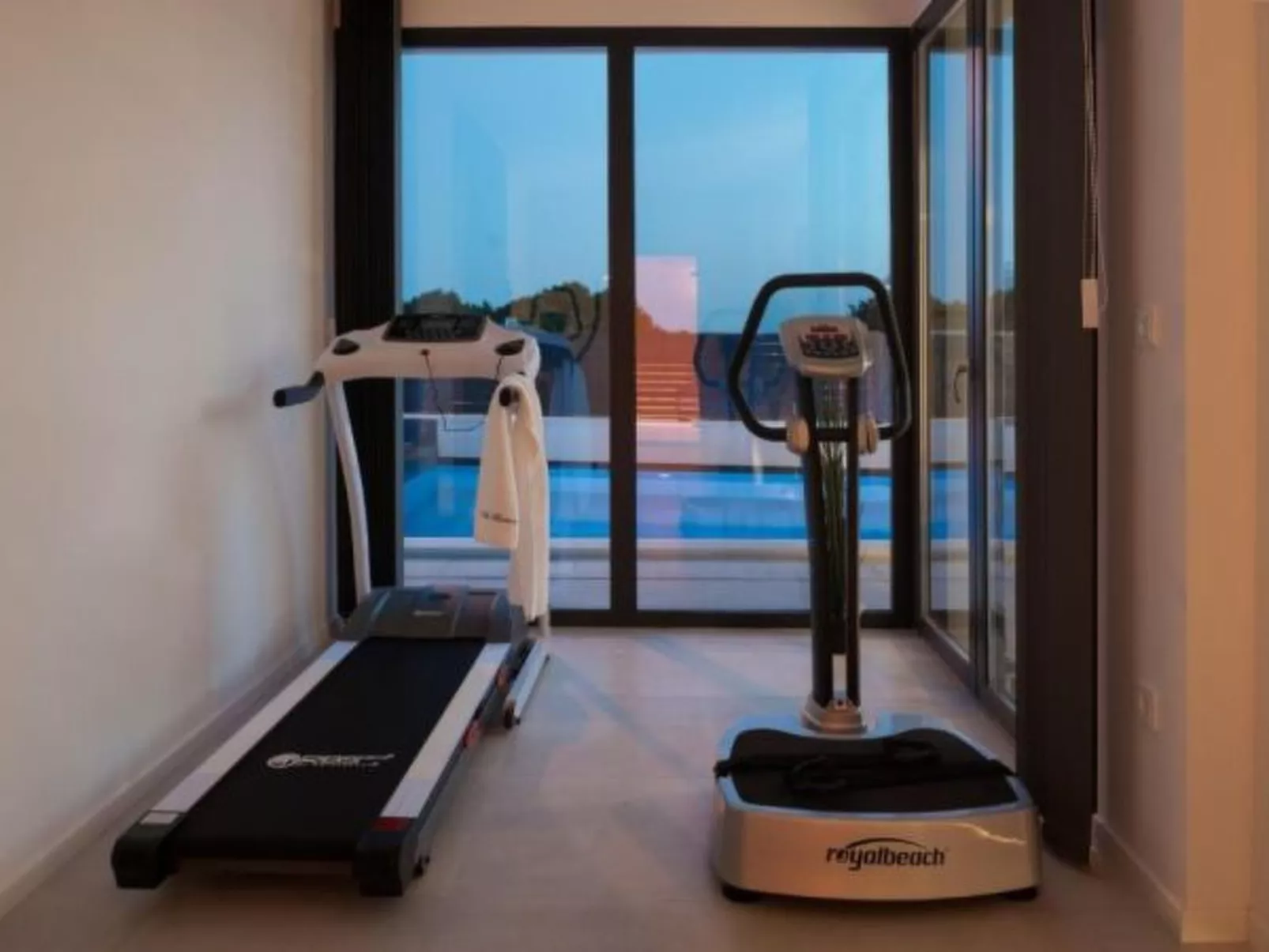 Villa Barbara with heated pool - Image-tags.info