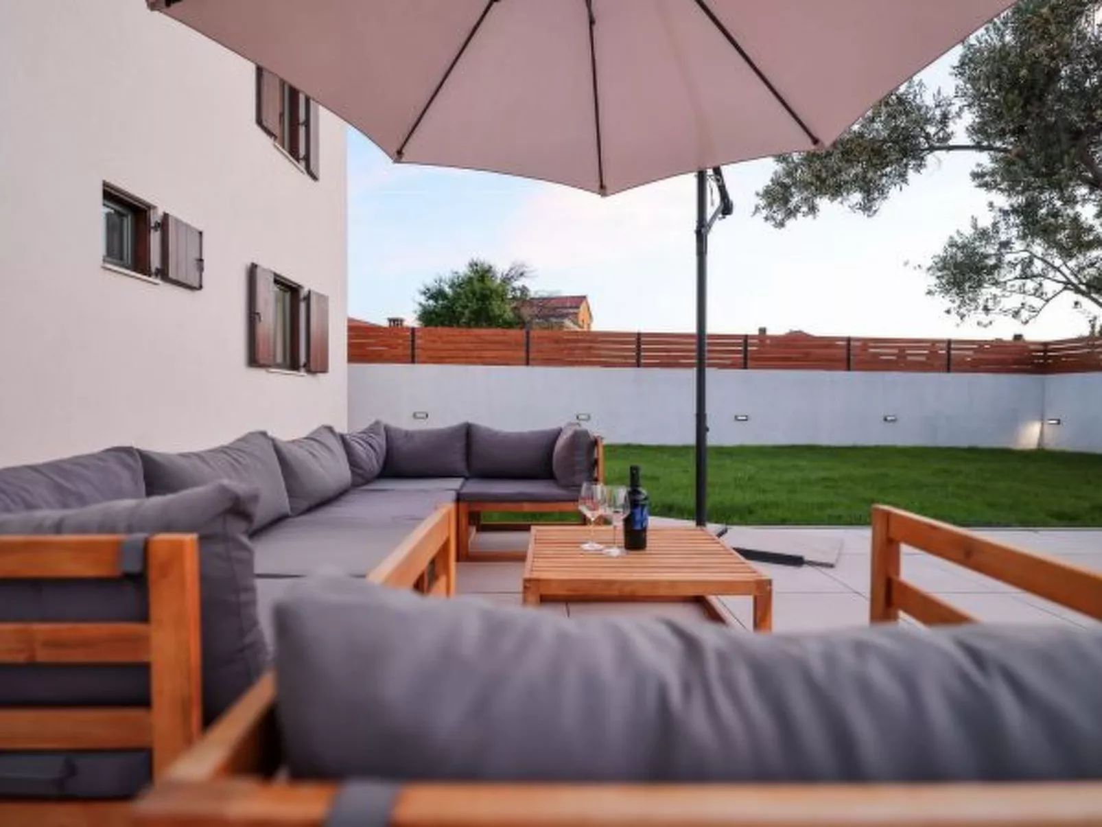 Villa Marta with heated pool and traditional taver - Image-tags.info