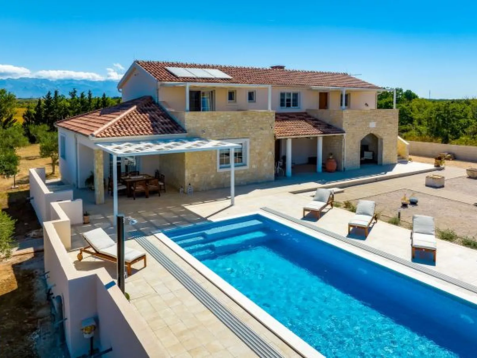 Villa Andamalu with heated pool - Image-tags.info