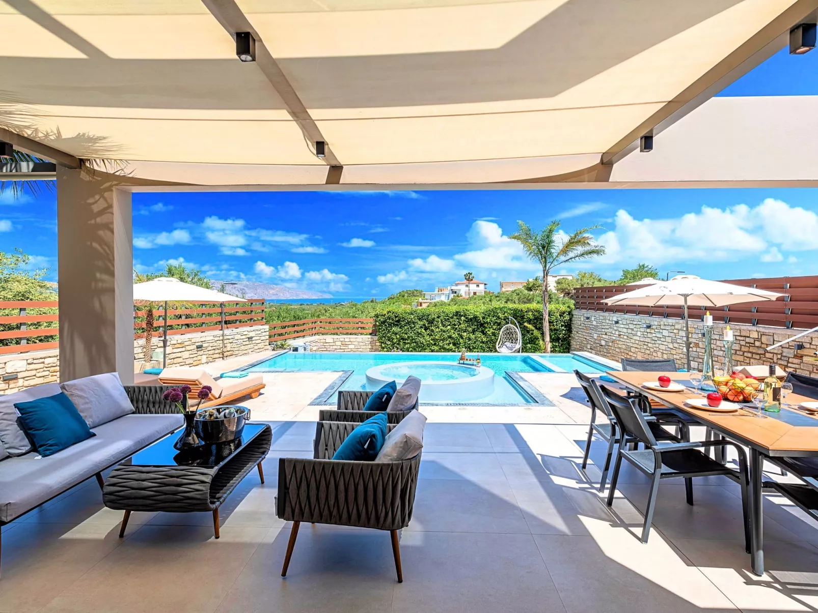 Villa "Minoas Grand" mit Blick auf das Wasser - Binnen