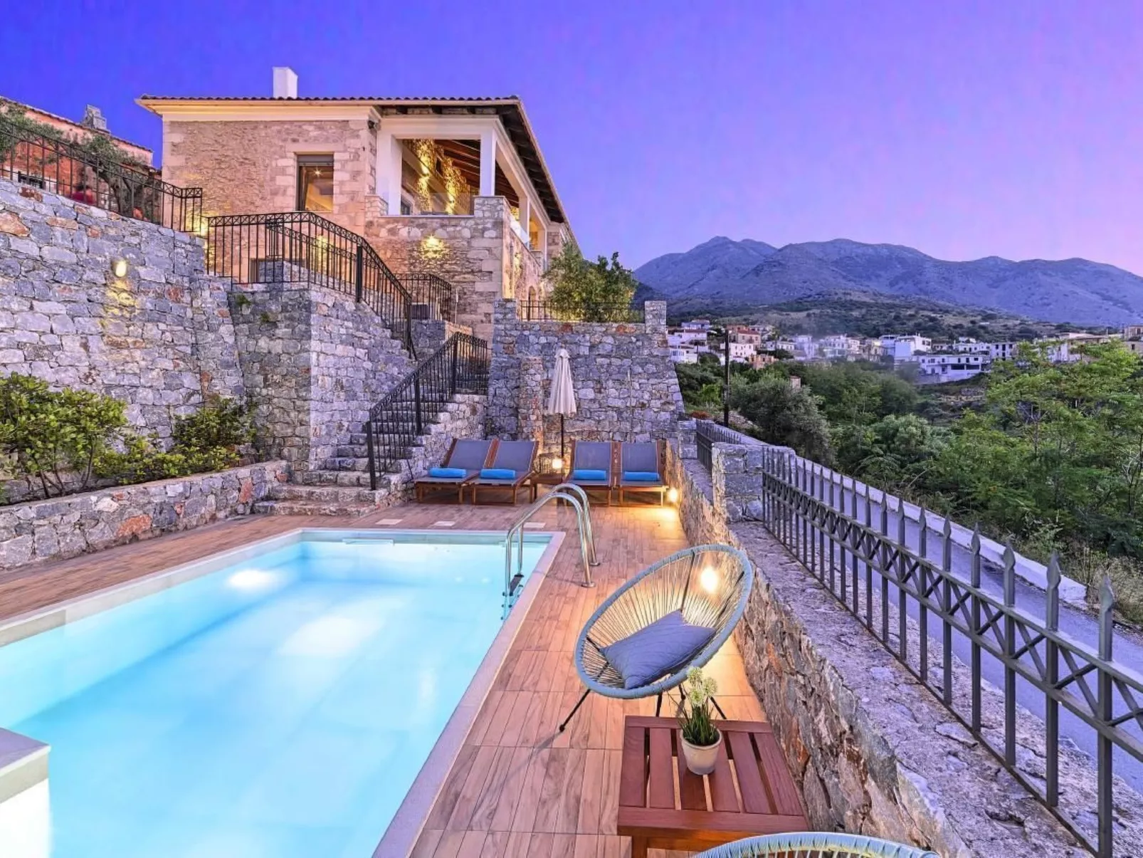 "Acrothea Villa Beheizter Pool" - Image-tags.info