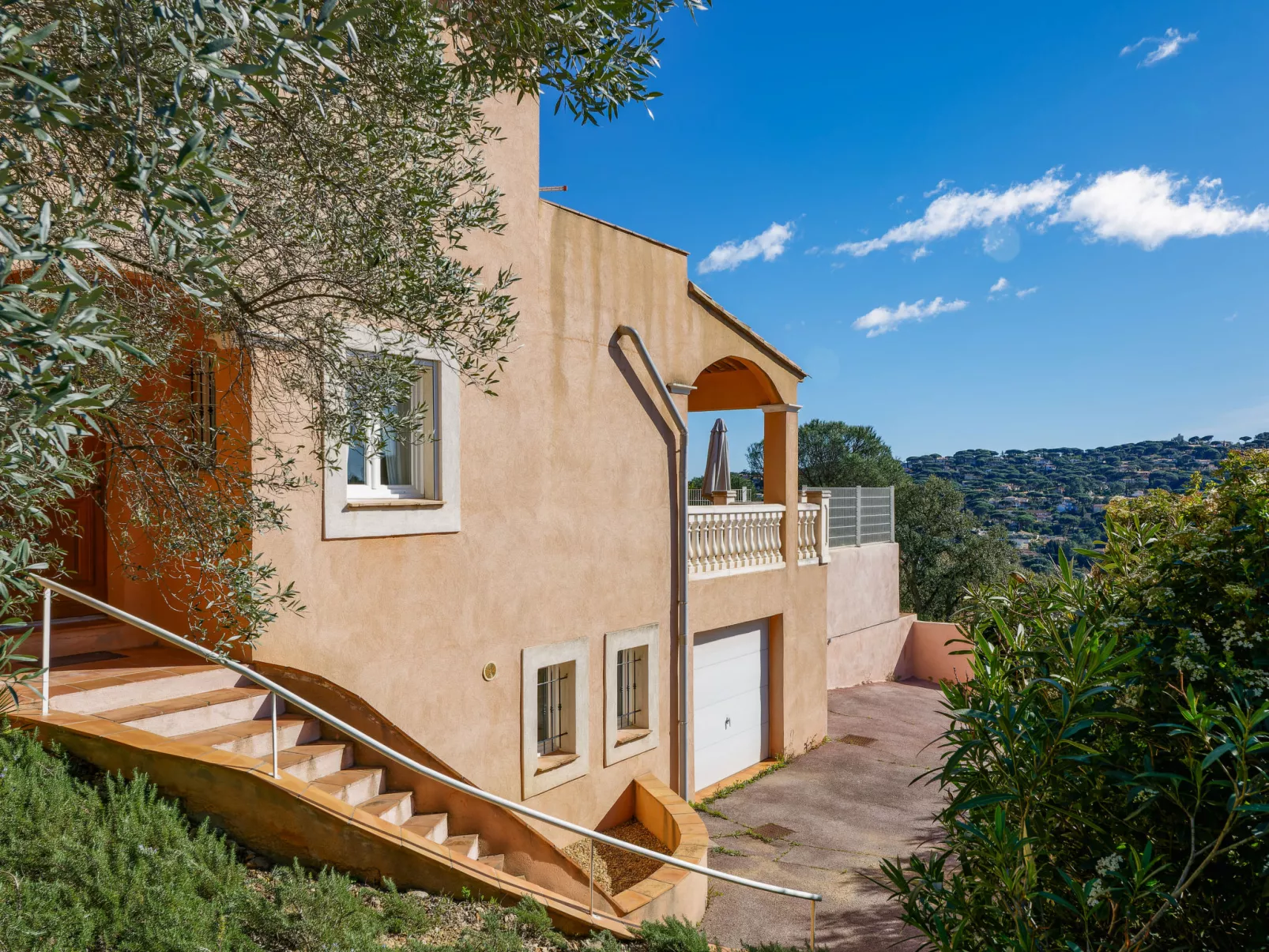 La Figuière - Buiten