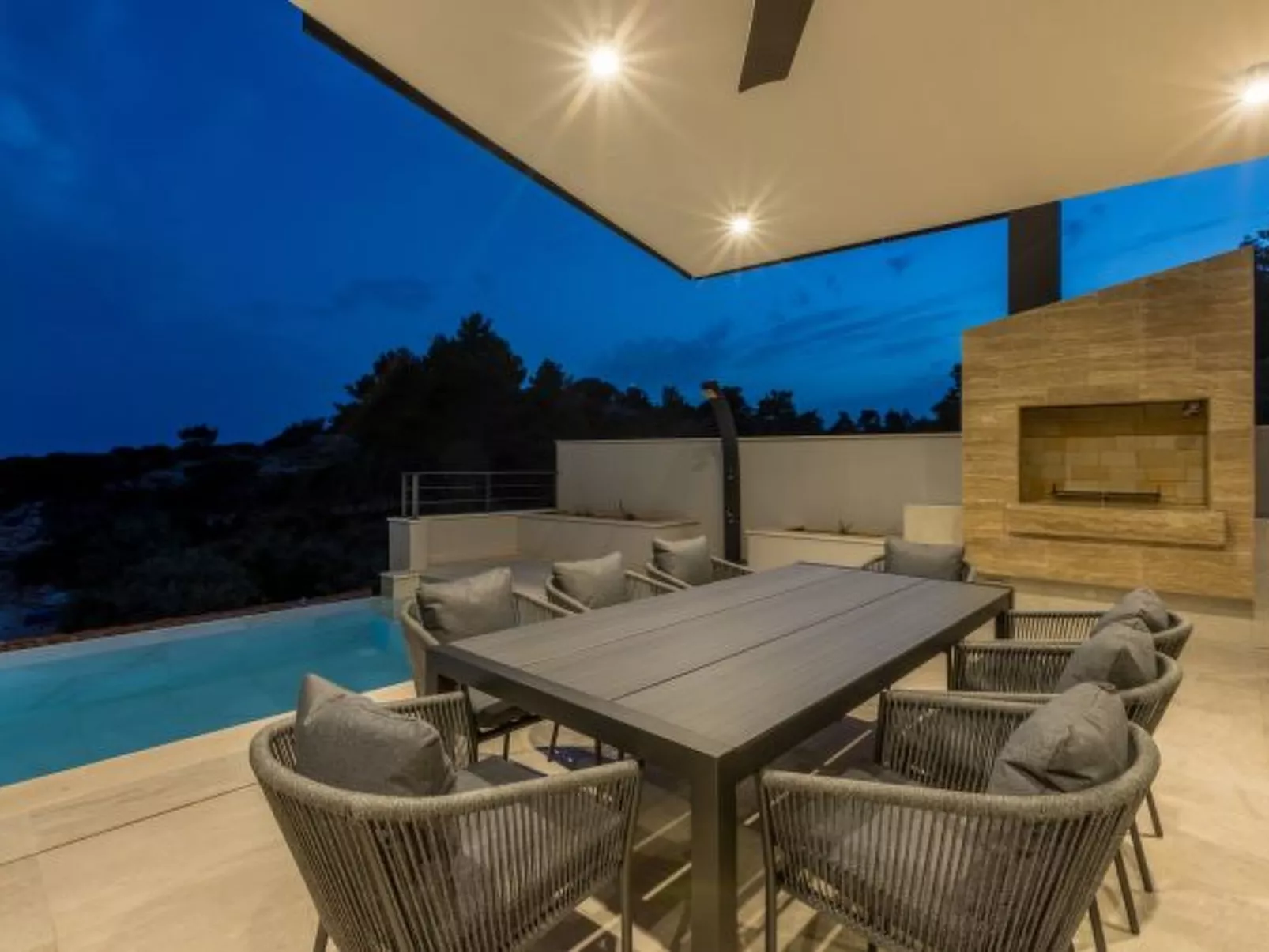 Beachfront villa Mare with seaview and pool - Buiten