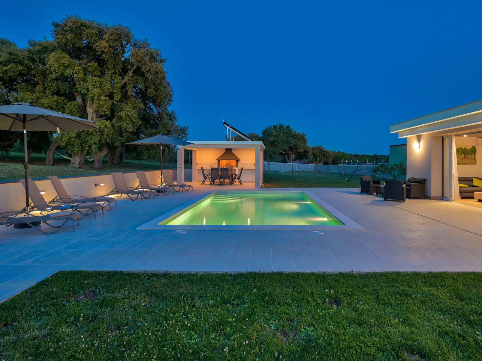 Montevernal - Buiten