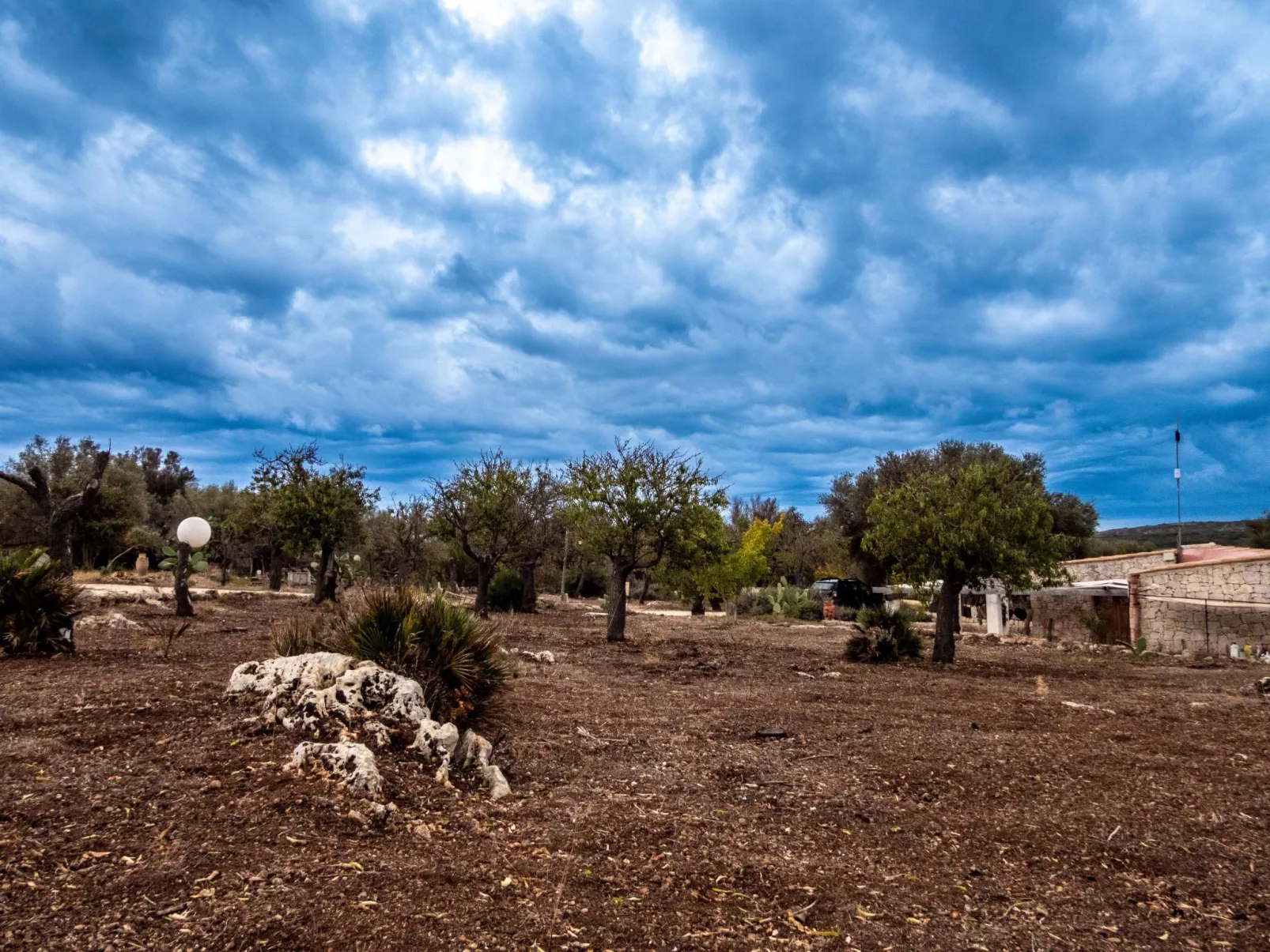 Giniusa' Studio mit Whirlpool-Badewanne - Buiten