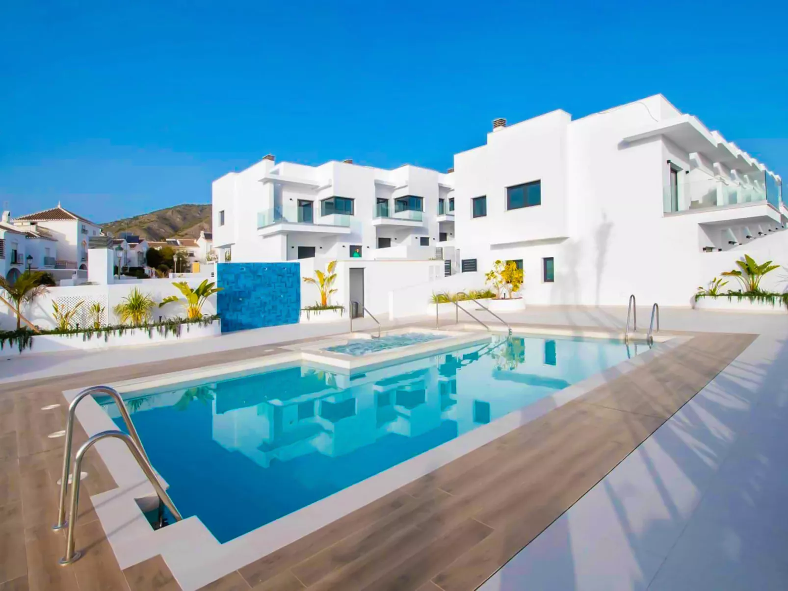 Nerja centrally located - Buiten