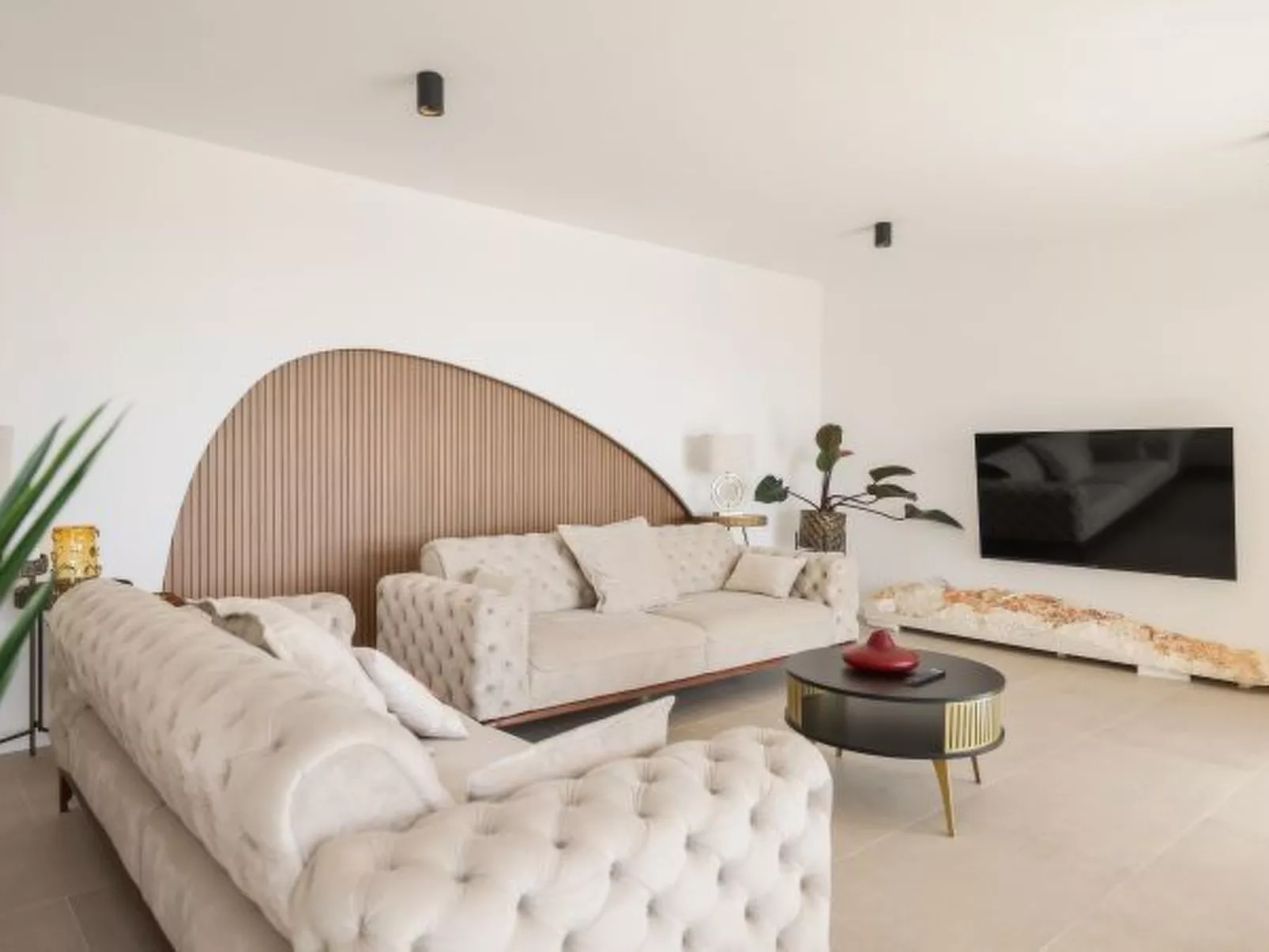 Villa Novue with pool - Image-tags.info