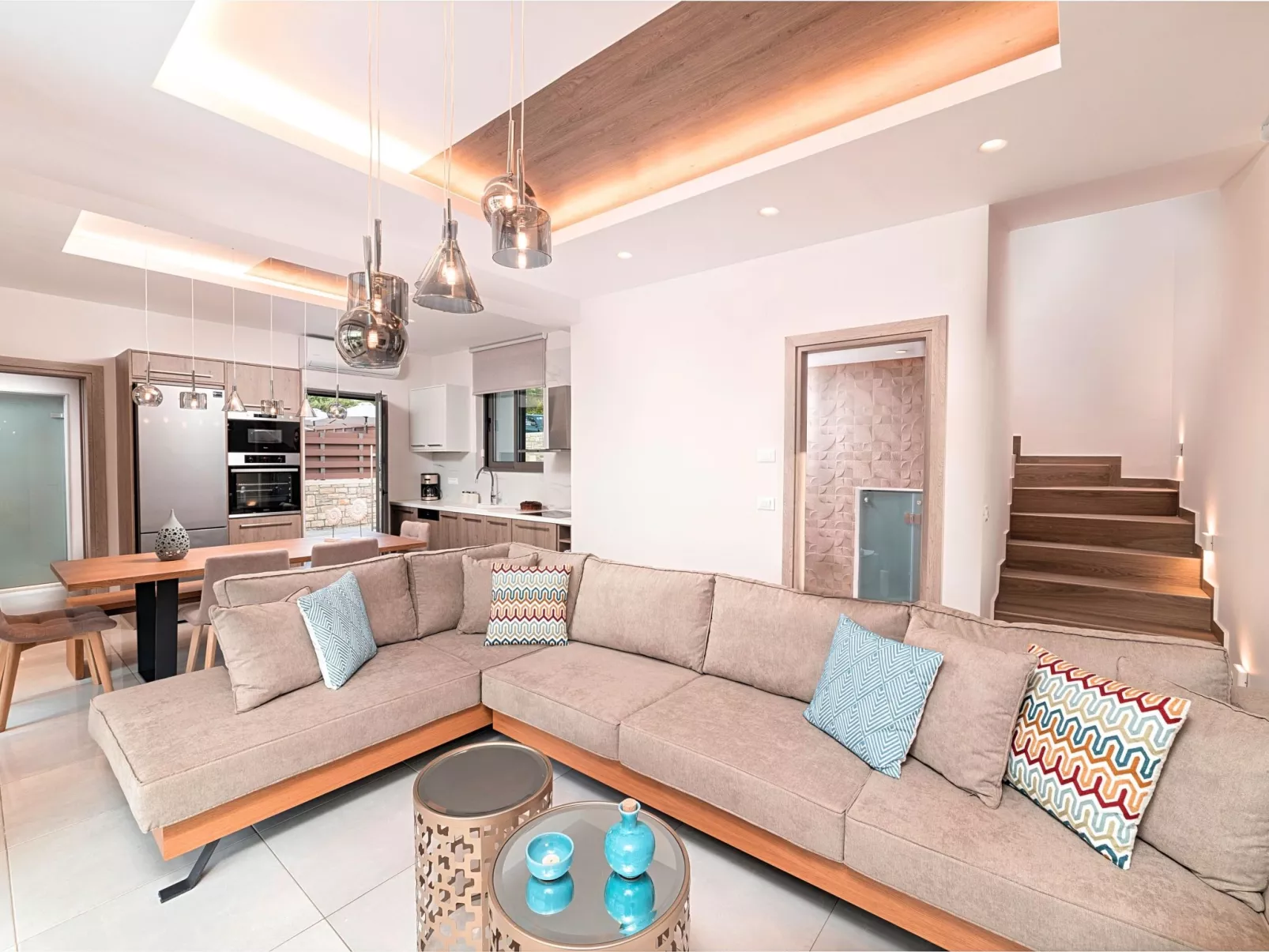 Villa "Minoas Grand" mit Blick auf das Wasser - Binnen