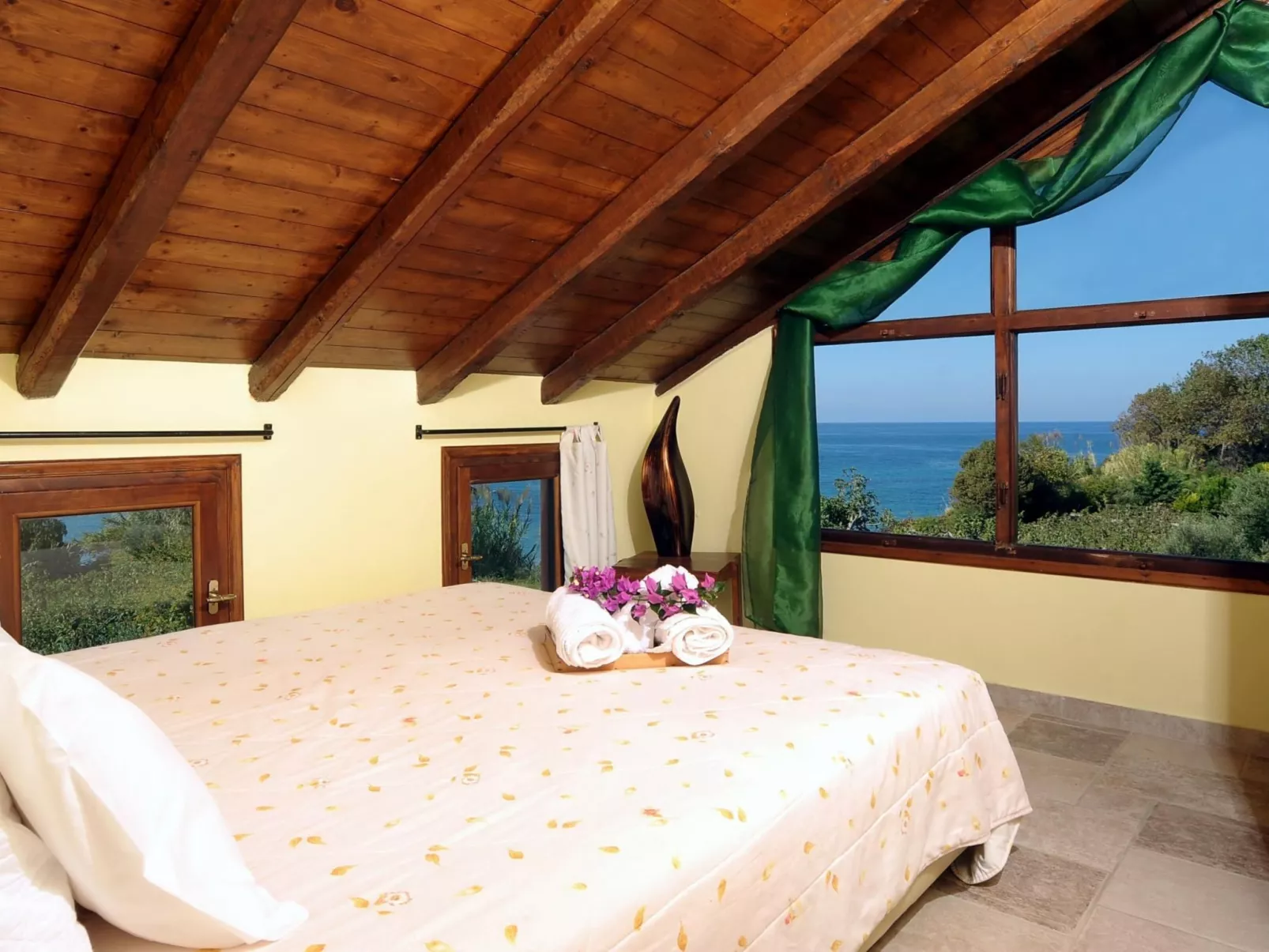 Idyllisch gelegene und luxuriöse Villa mit Veranda und Pavillon - Image-tags.info