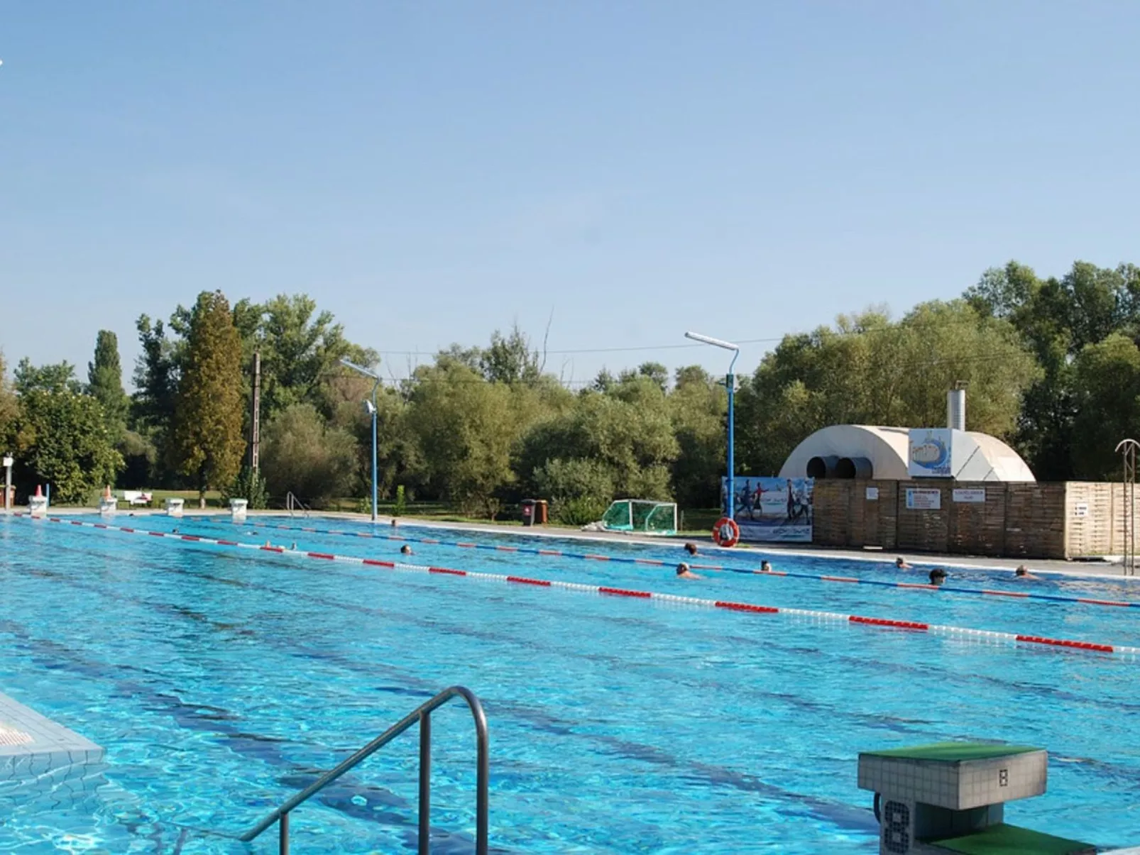 Ferienhasu Donauknie - Buiten