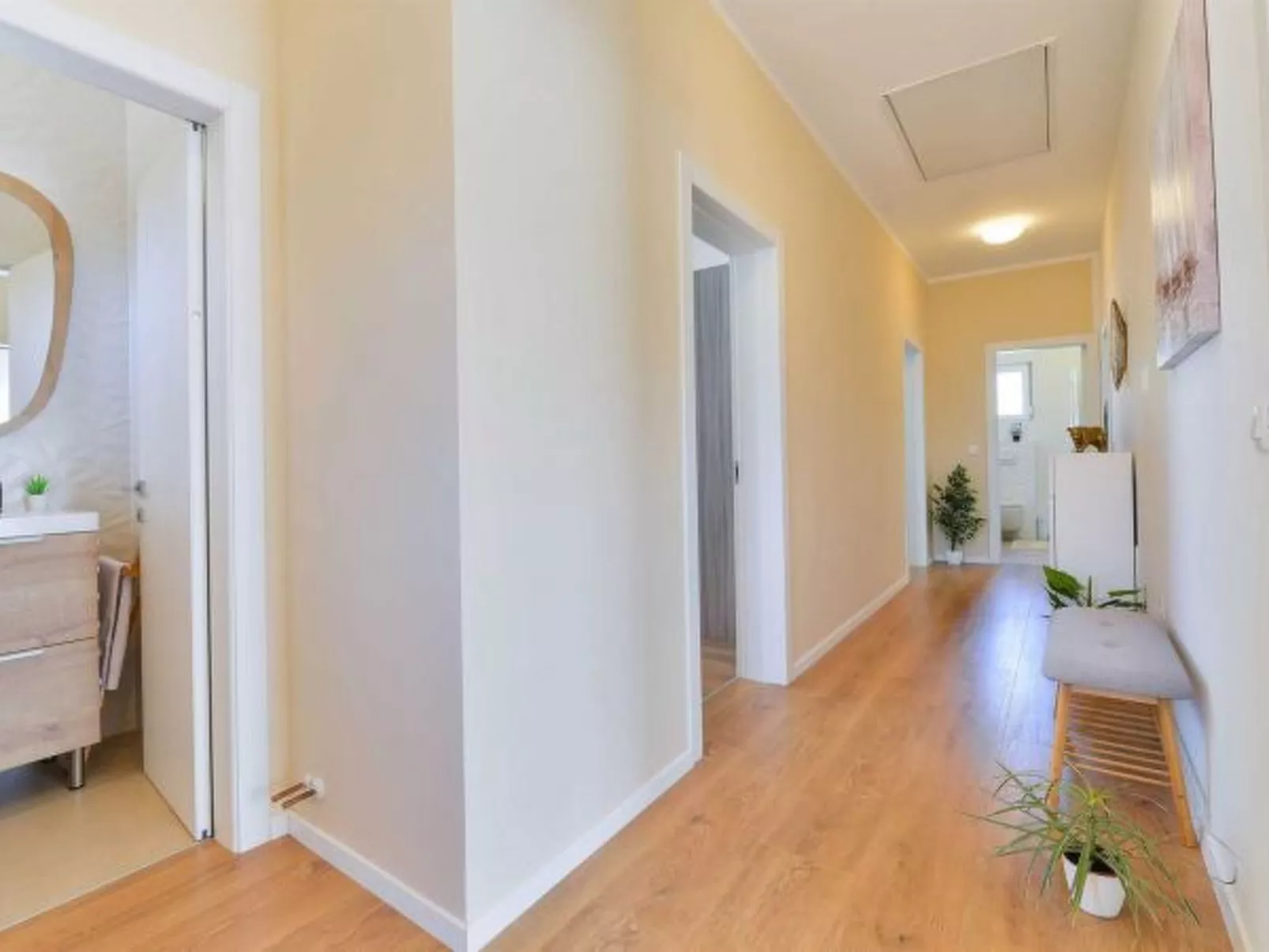 Villa First Hill with heated pool - Image-tags.info