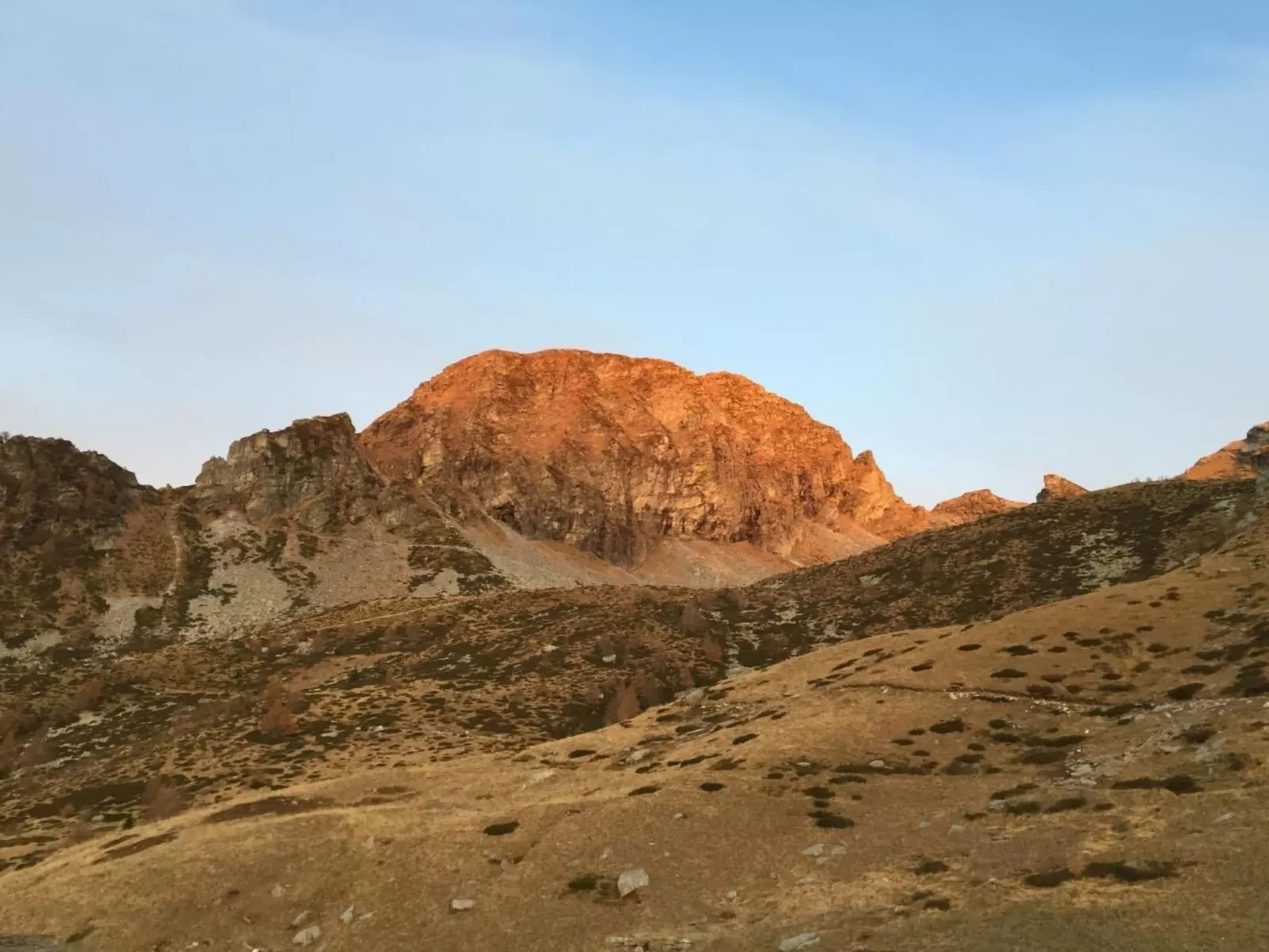 Rustico di vacanza nel nucleo di Moghegno - Buiten