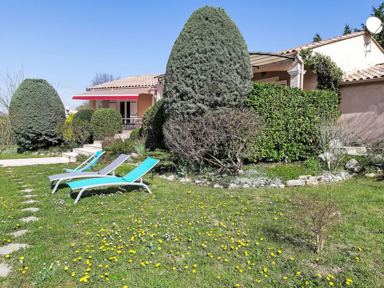 Urlaub im Süden zwischen Meer und Bergen - Buiten