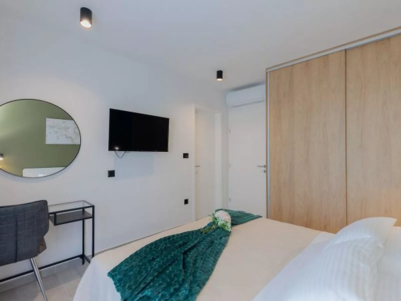 Stunning Villa Marea with a private pool - Image-tags.info