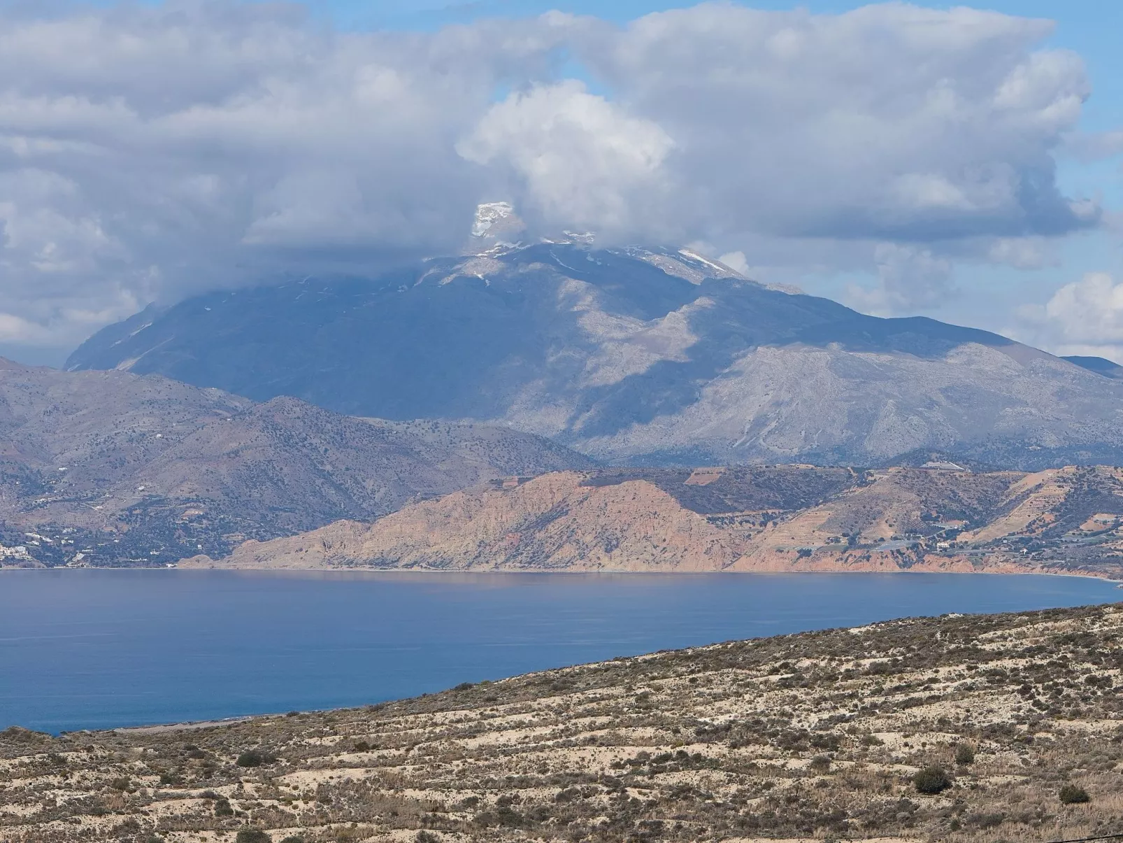 Orelia Cretan - Buiten