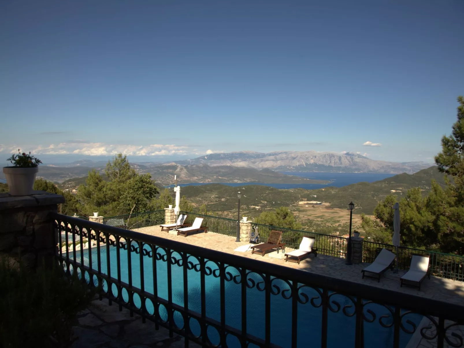 Sommer Dafnopanagia Luxusstudio Ourania - Buiten