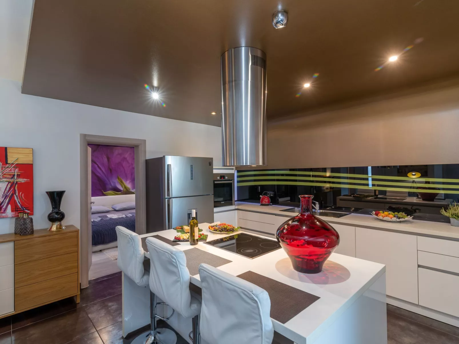 Modernes Apartment mit Gartennutzung, einer groß - Image-tags.info