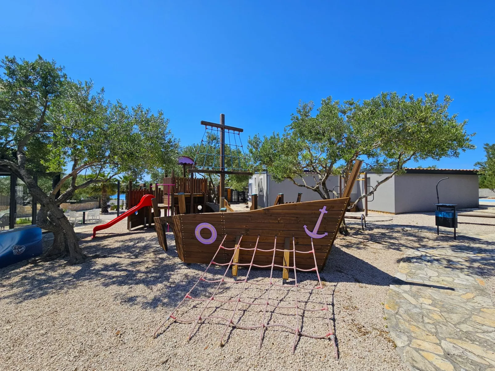 Maslina Delux - Buiten