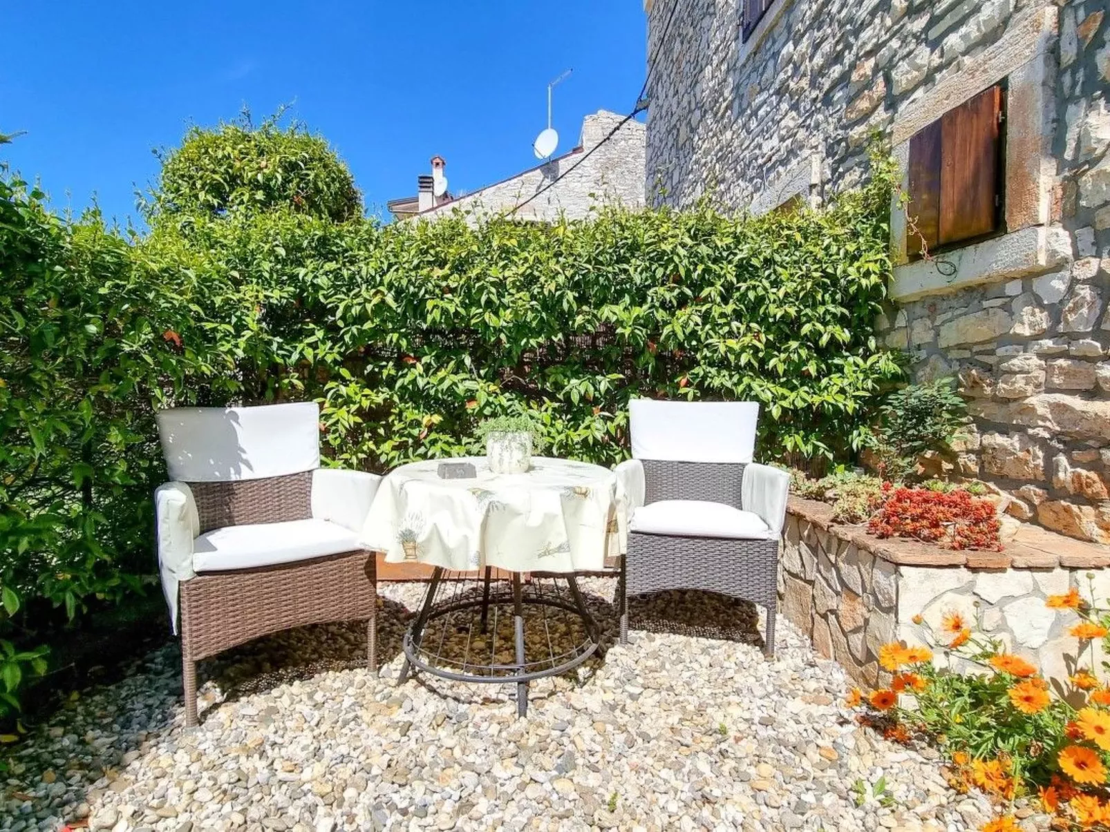 Für 2 Personen ca. 30 m&sup2; in Novigrad, Adriaküste Kroatien (Westküste von I - Buiten