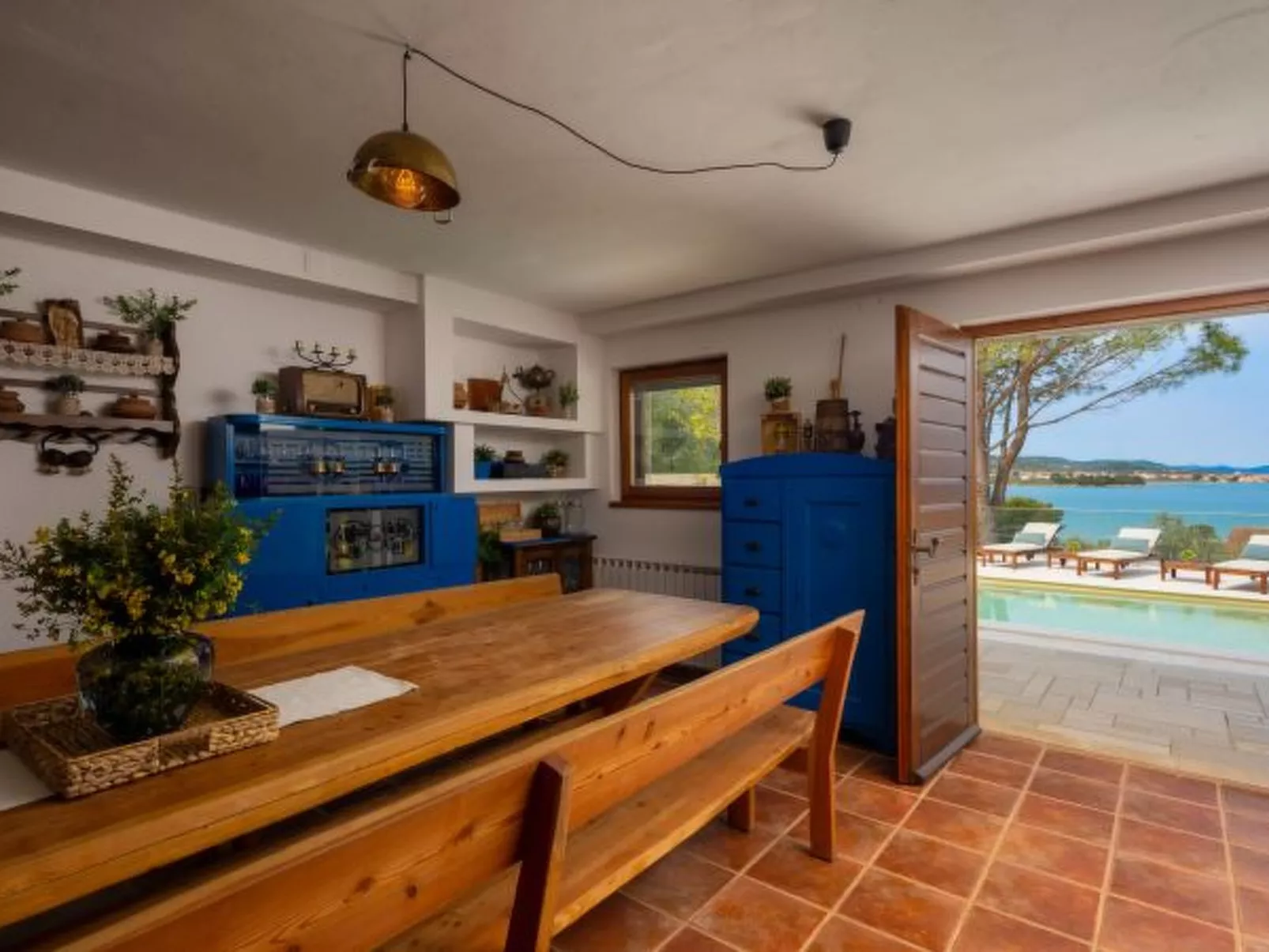 Villa Barotul with pool - Image-tags.info