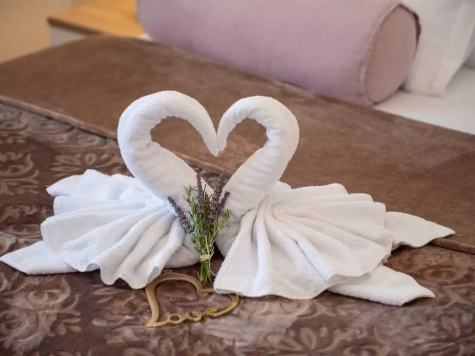 Villa First Hill with heated pool - Image-tags.info