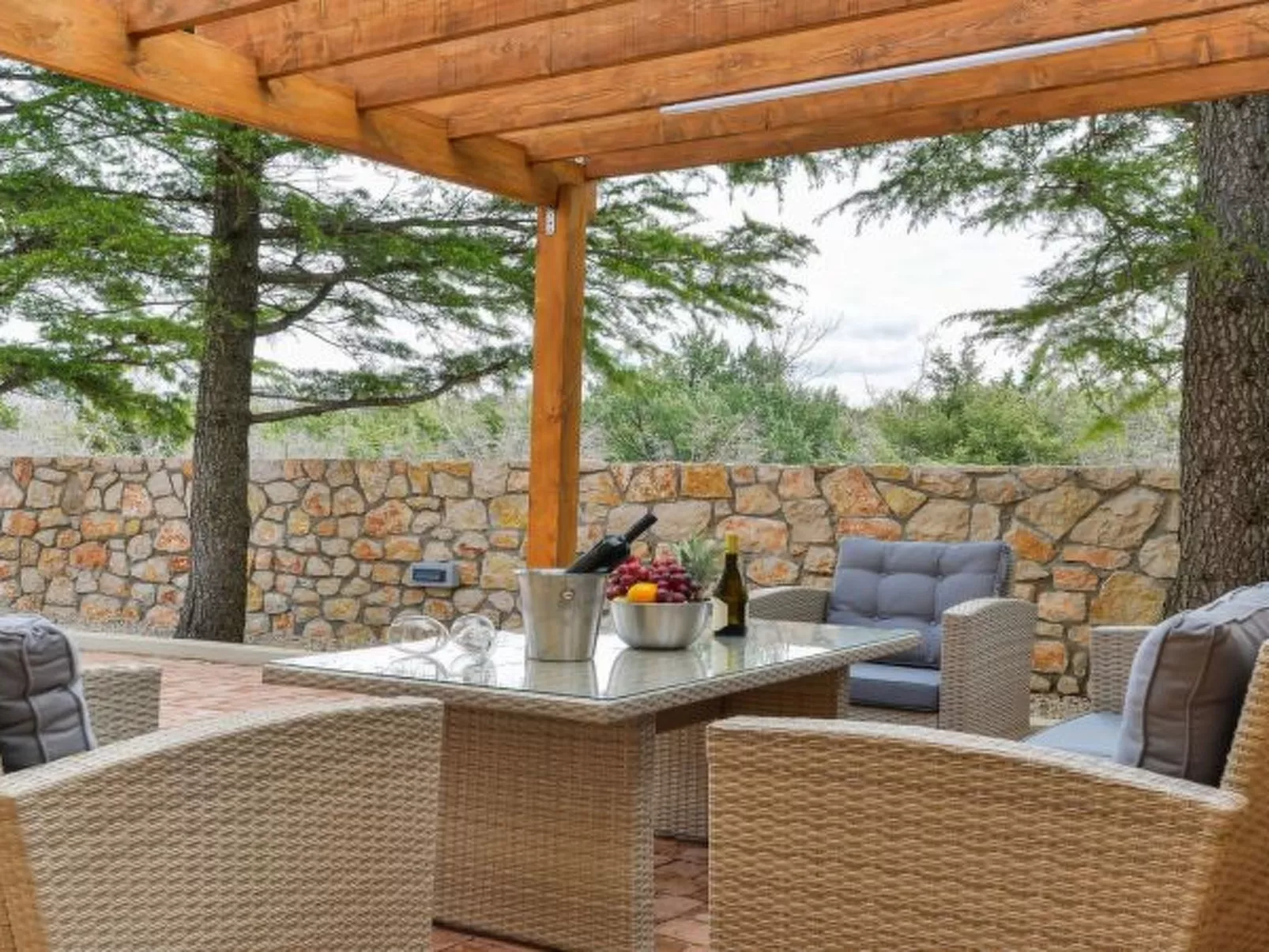 Villa RE with heated pool and spa - Image-tags.info